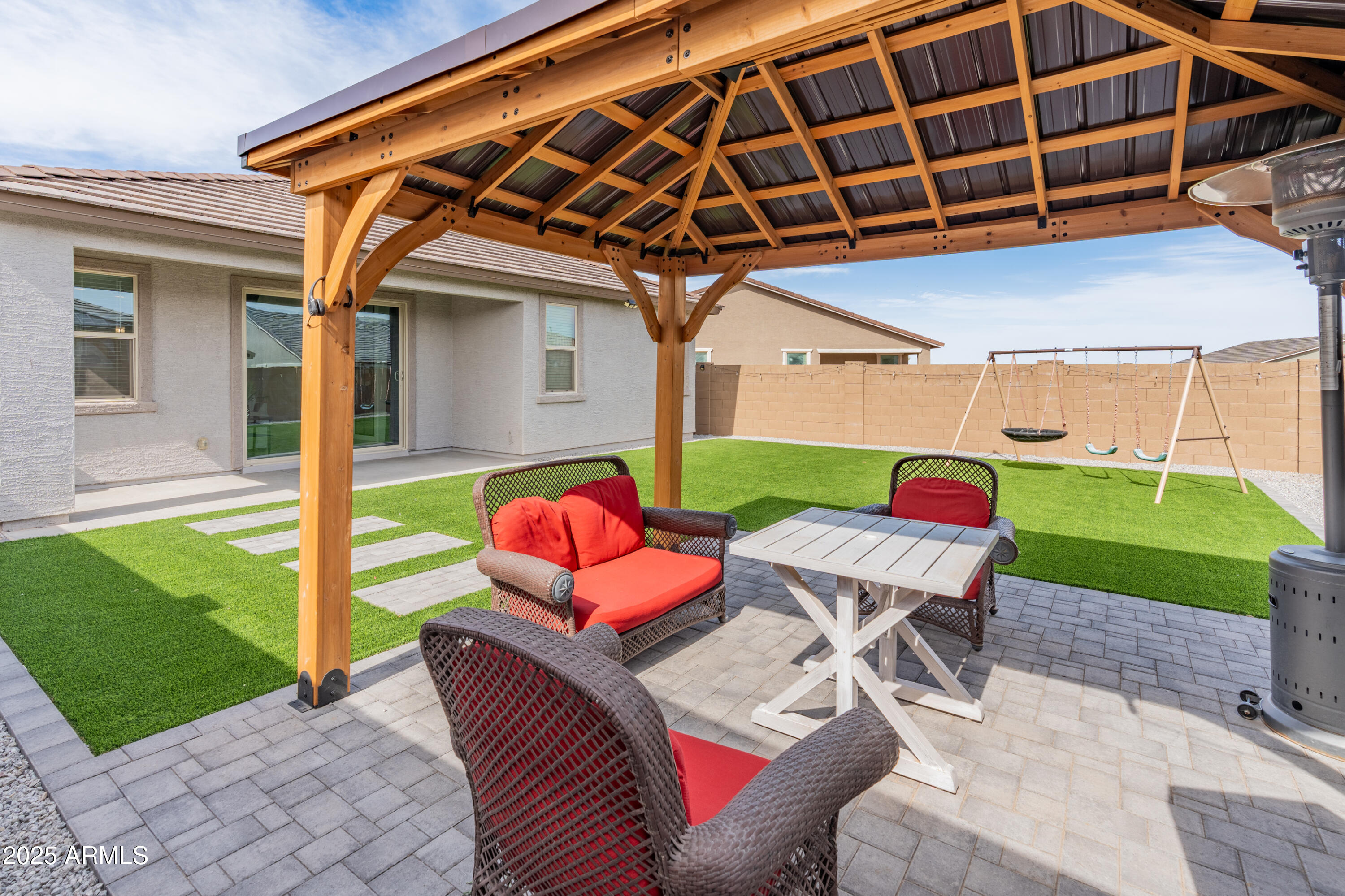 19407 W PIERSON Street