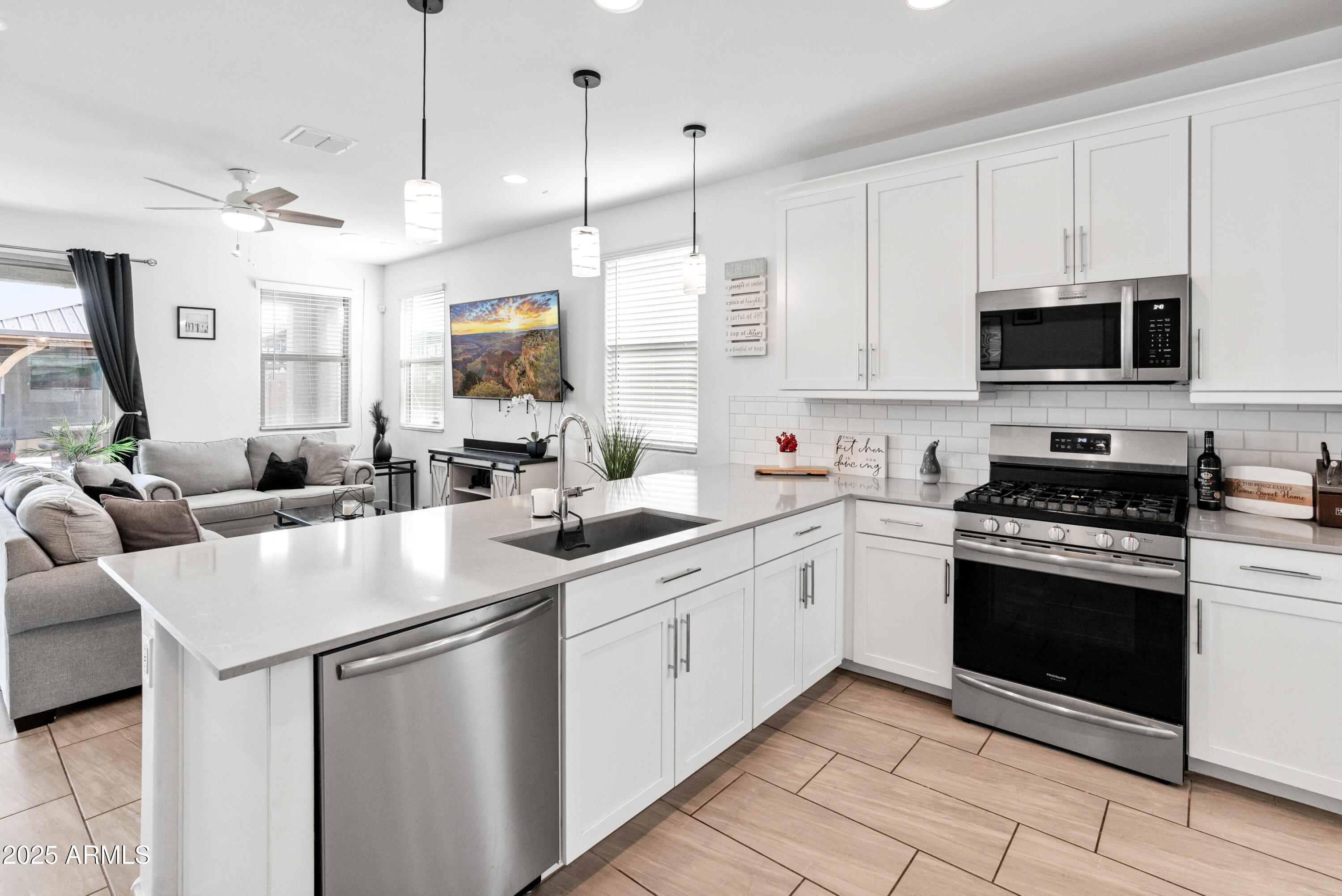 19407 W PIERSON Street