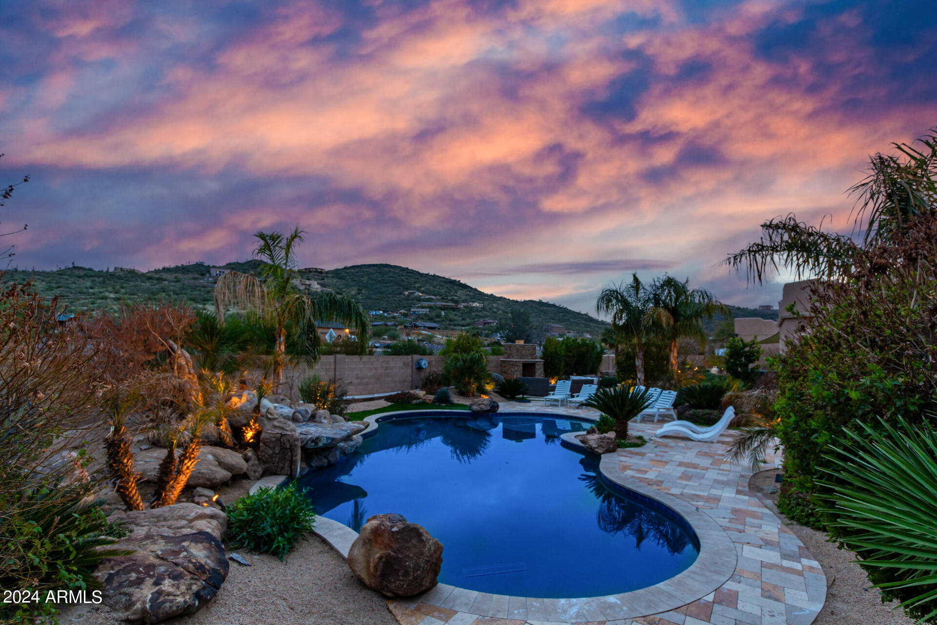 2731 W DESERT RANCH Road