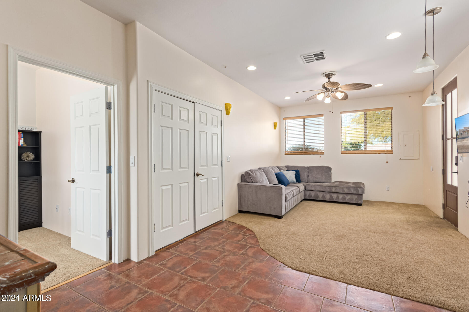 2731 W DESERT RANCH Road