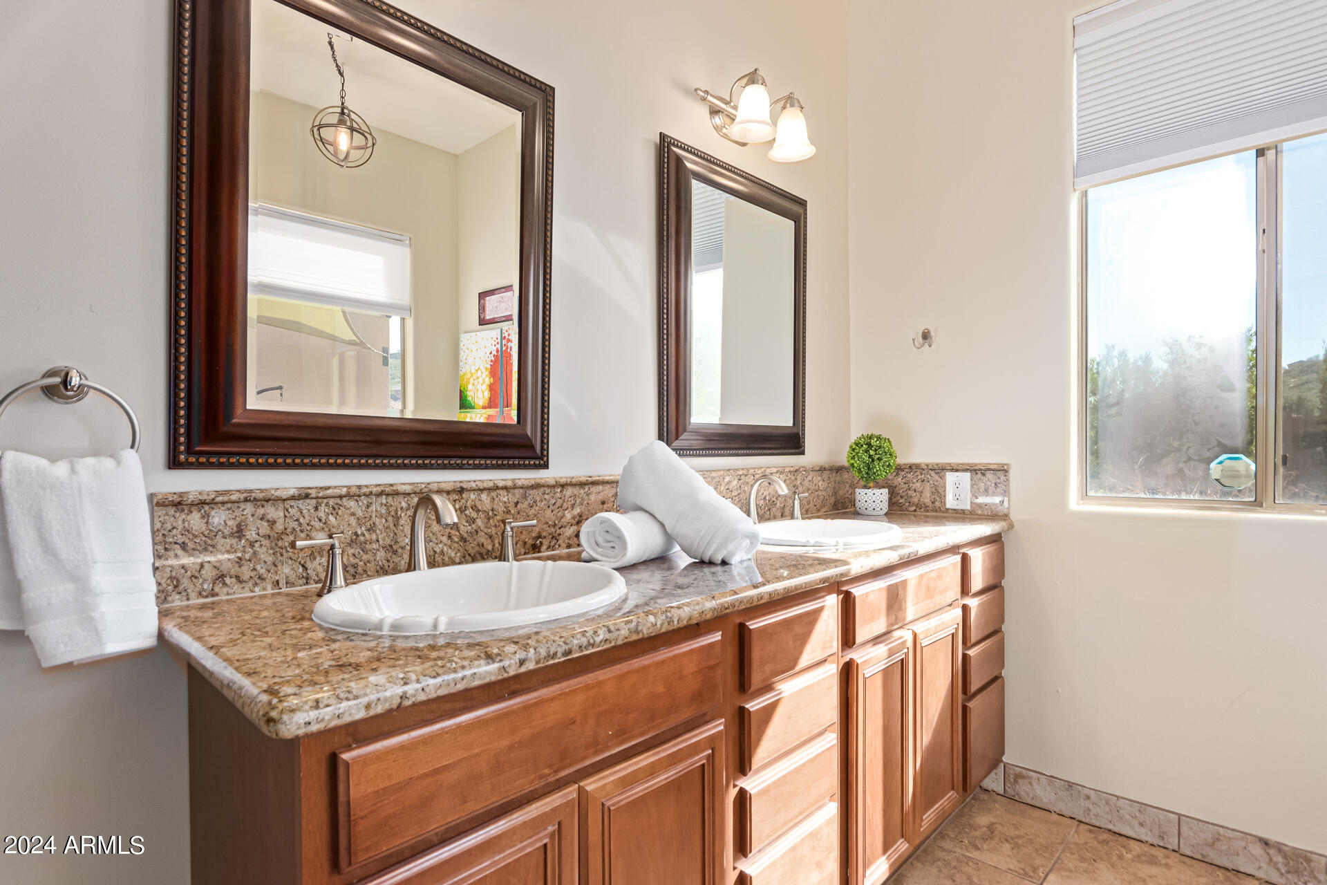 2731 W DESERT RANCH Road