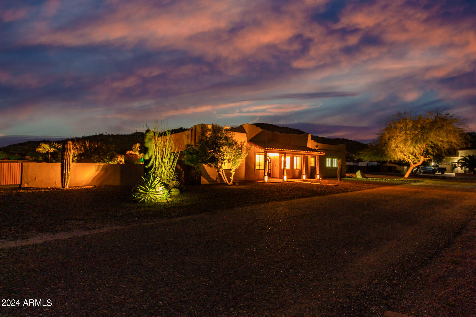 2731 W DESERT RANCH Road