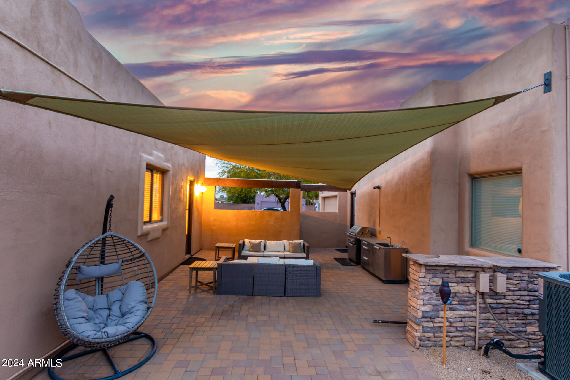 2731 W DESERT RANCH Road