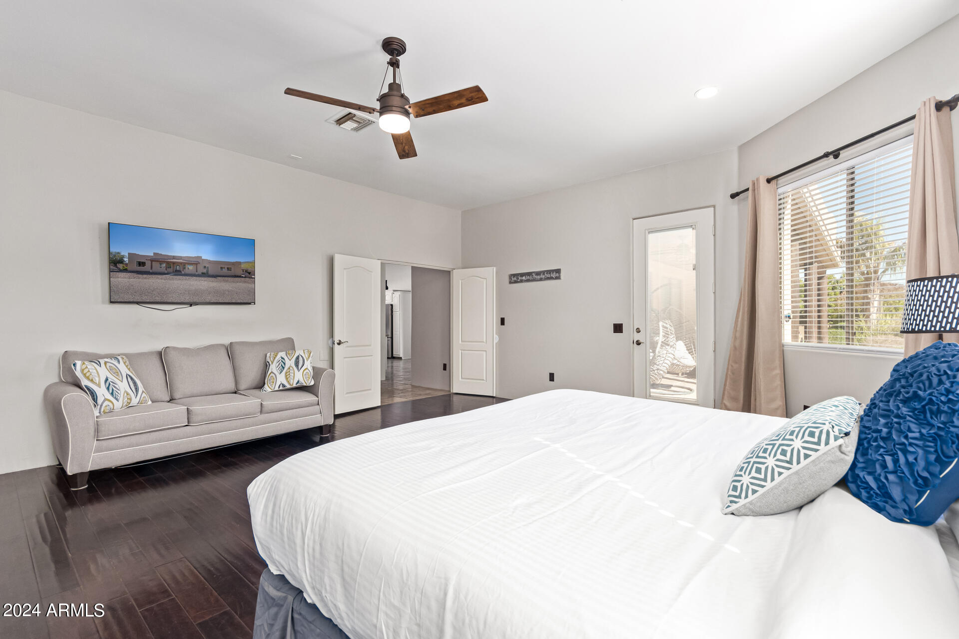 2731 W DESERT RANCH Road