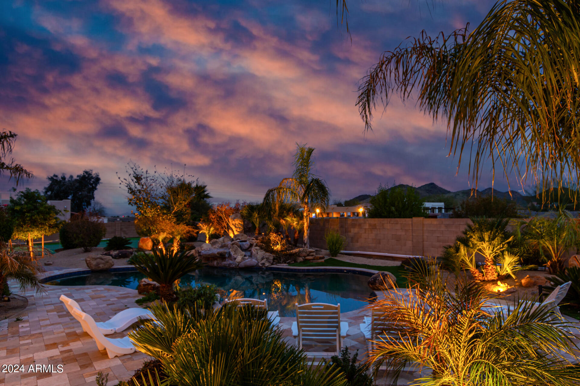 2731 W DESERT RANCH Road