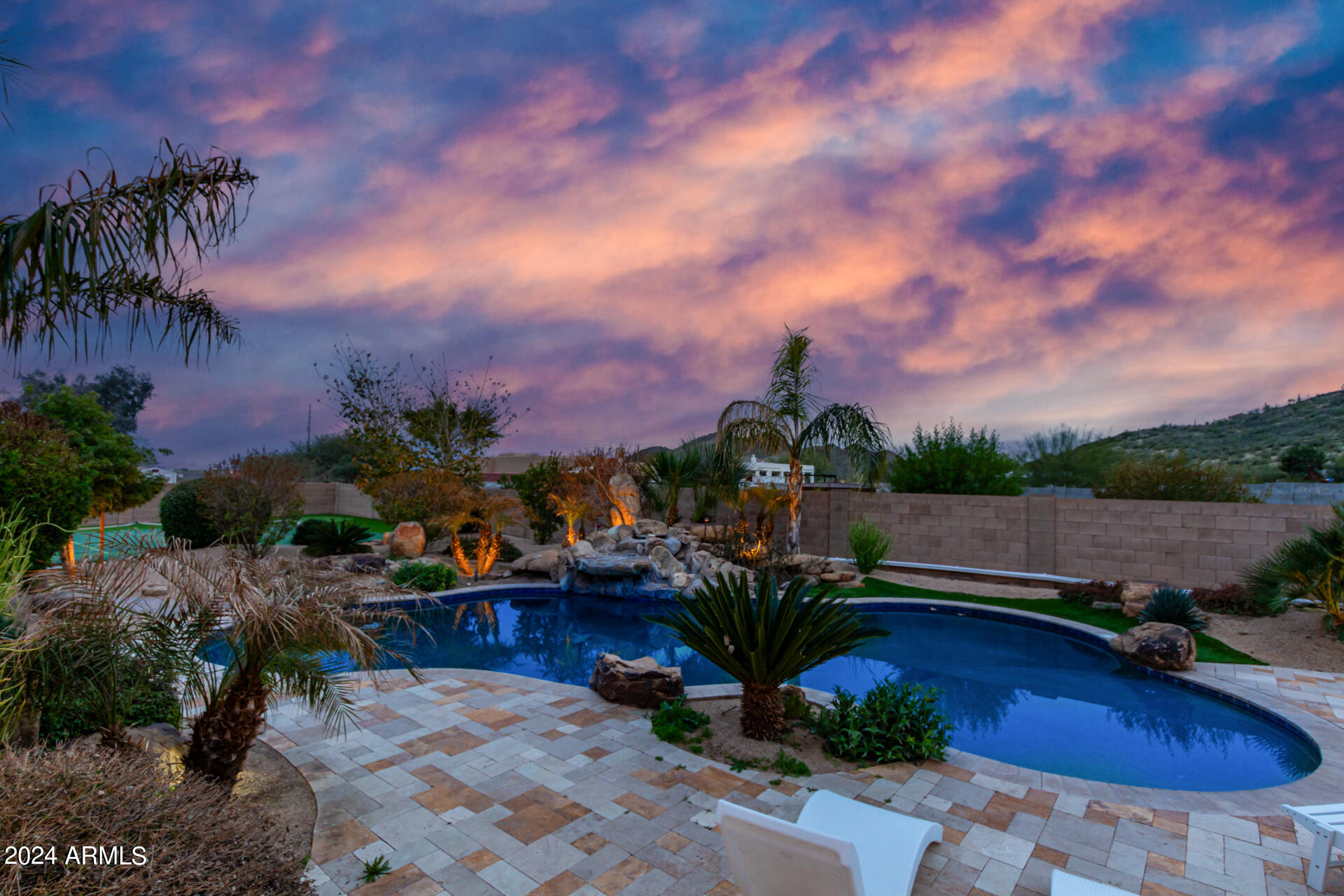 2731 W DESERT RANCH Road