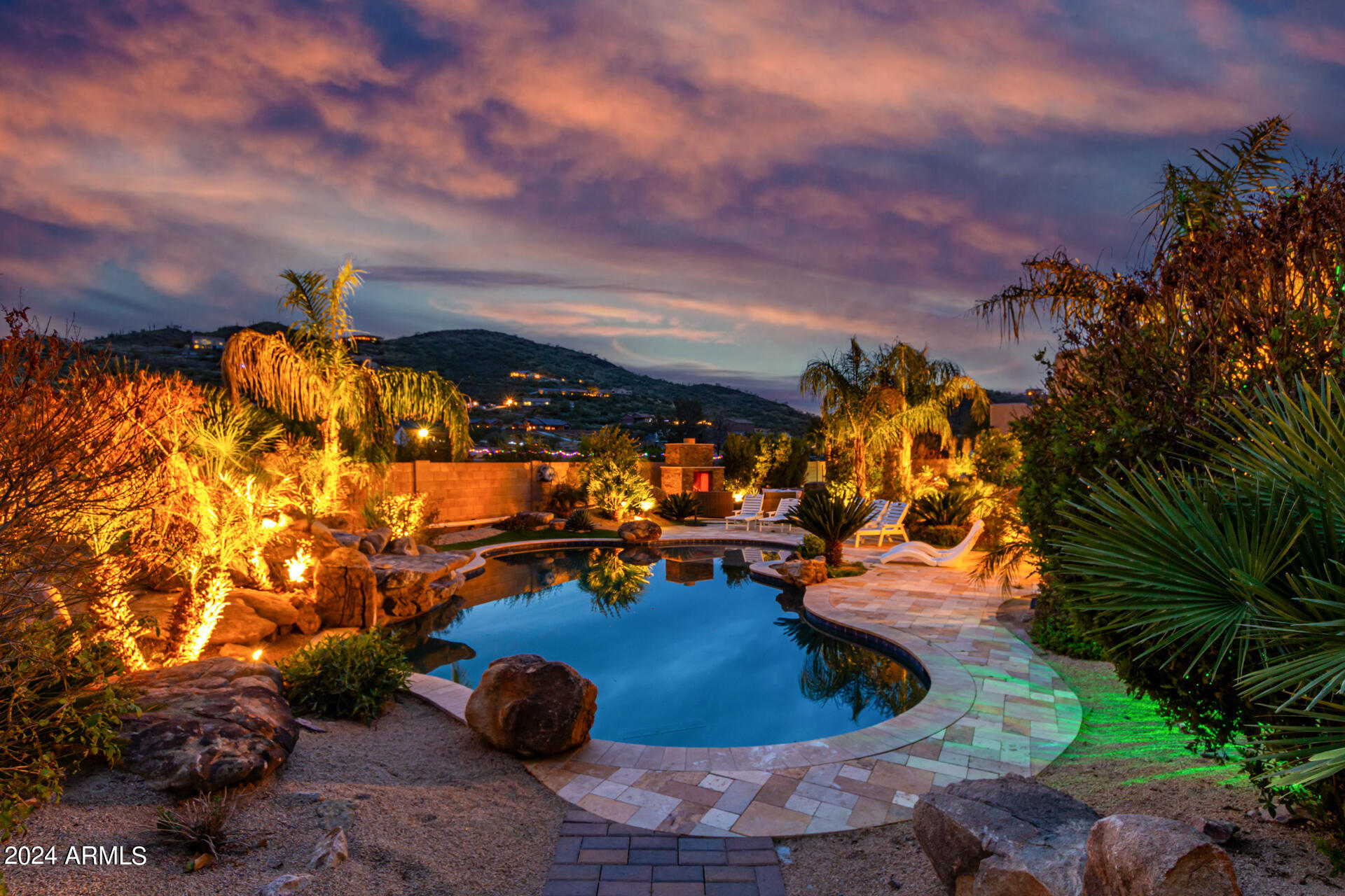 2731 W DESERT RANCH Road