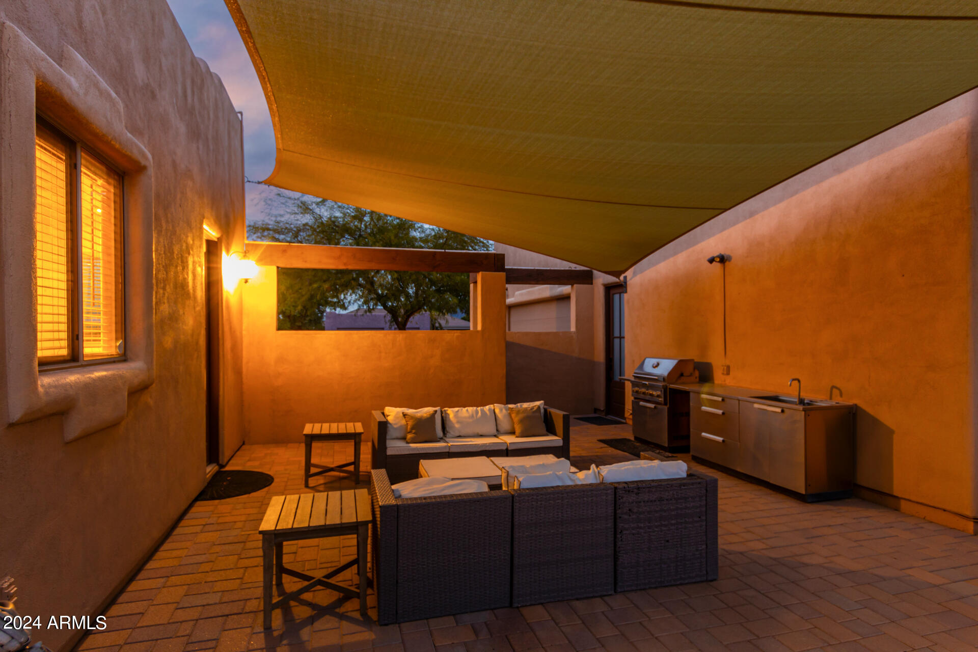 2731 W DESERT RANCH Road