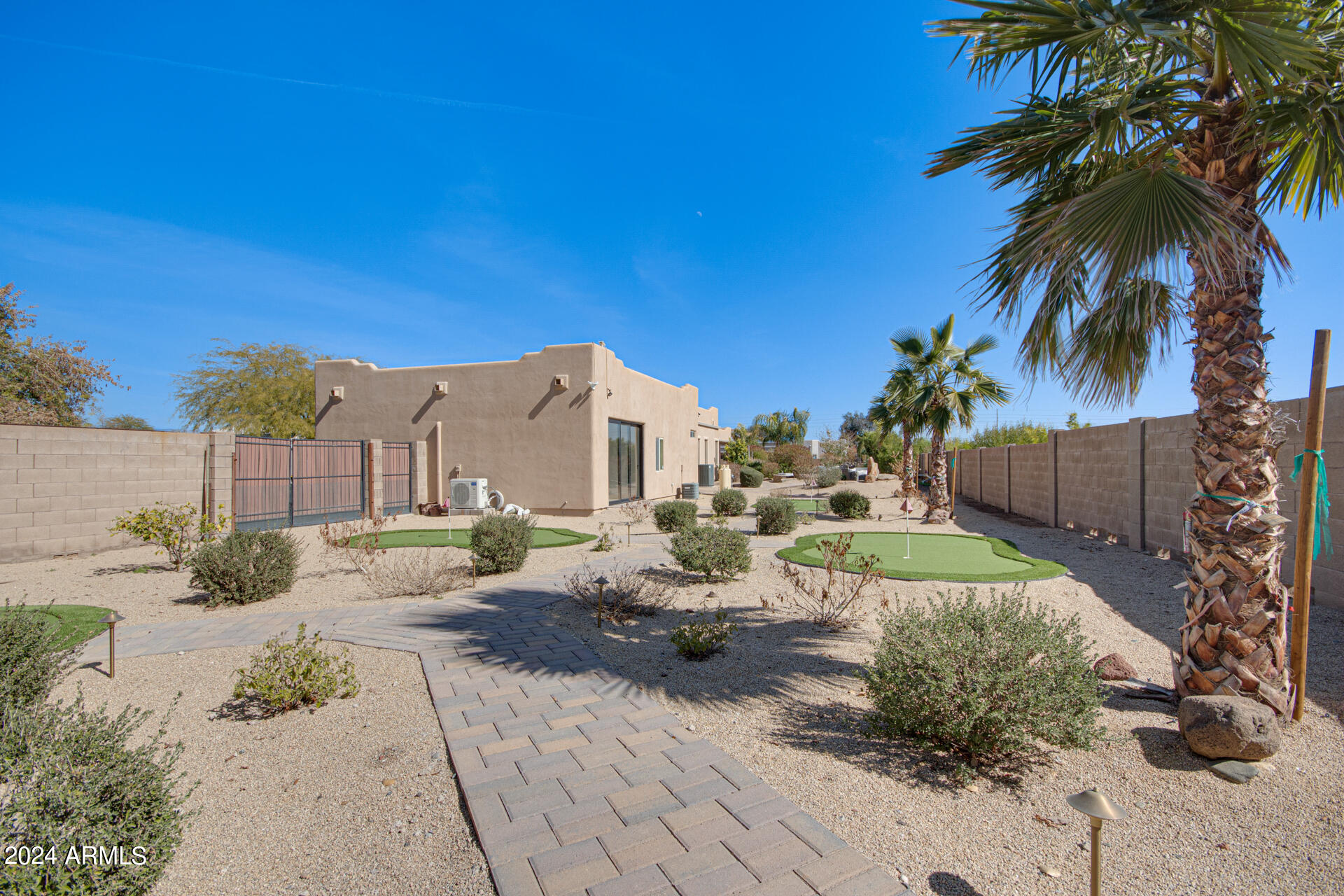 2731 W DESERT RANCH Road