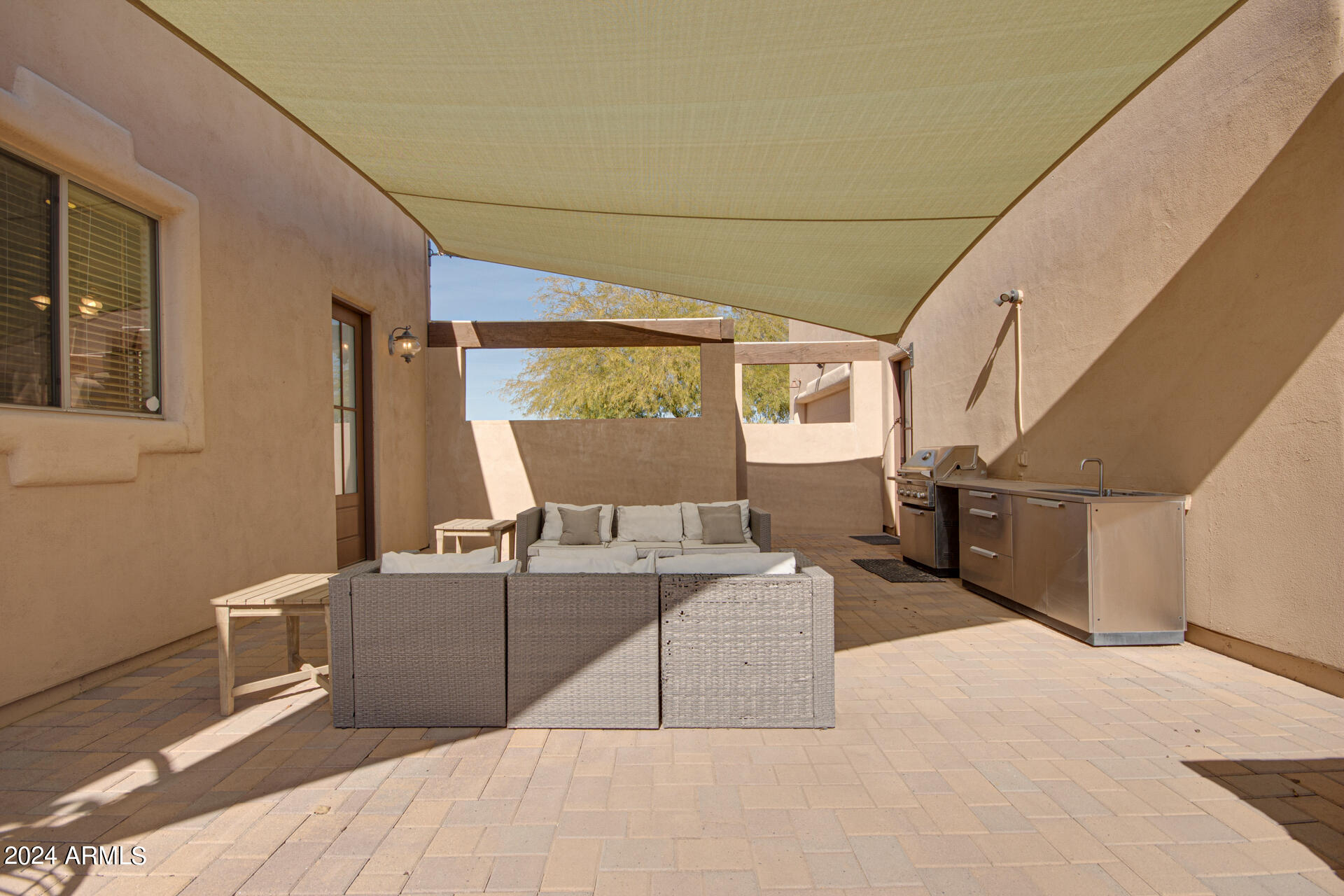 2731 W DESERT RANCH Road