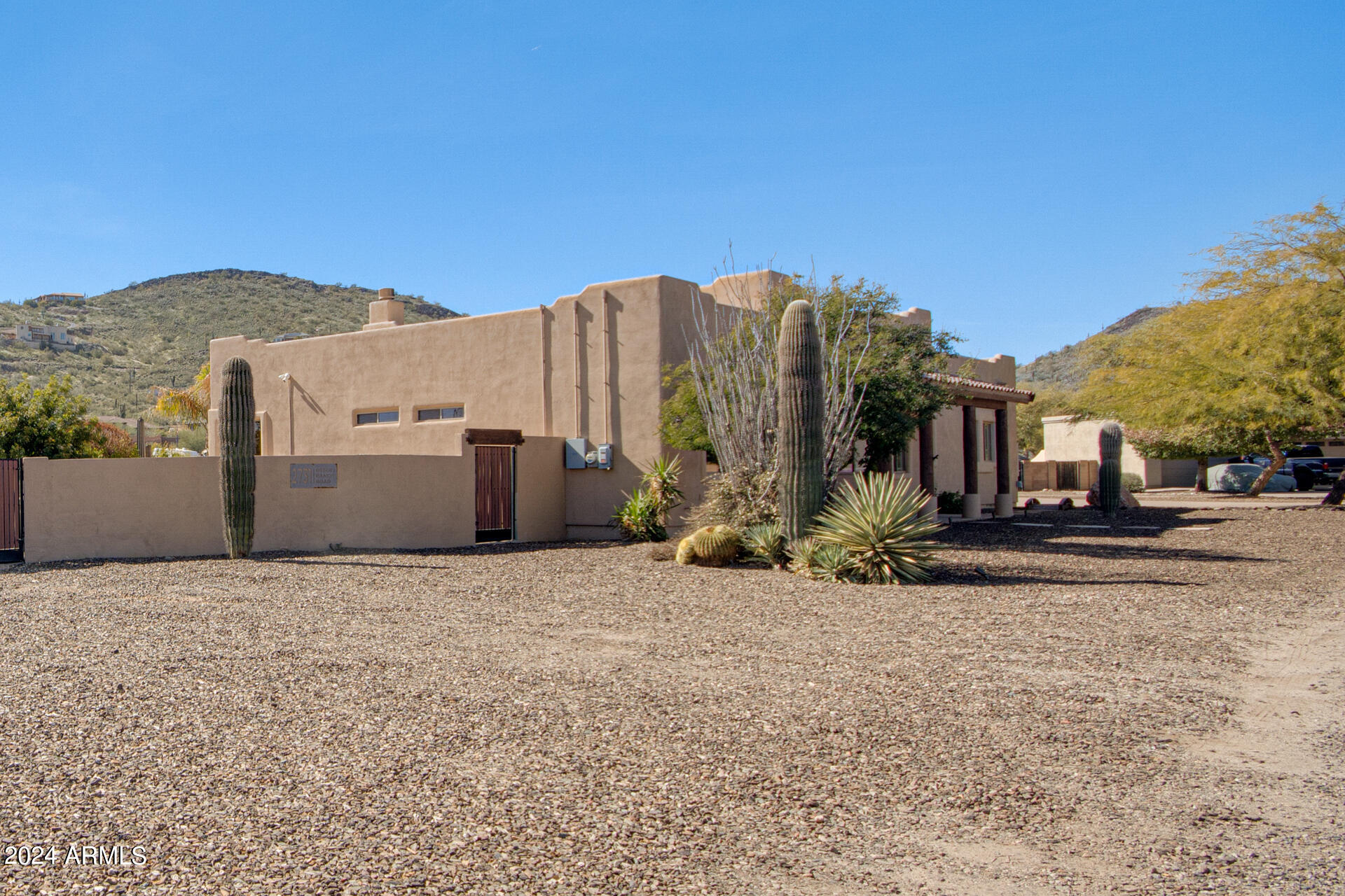 2731 W DESERT RANCH Road