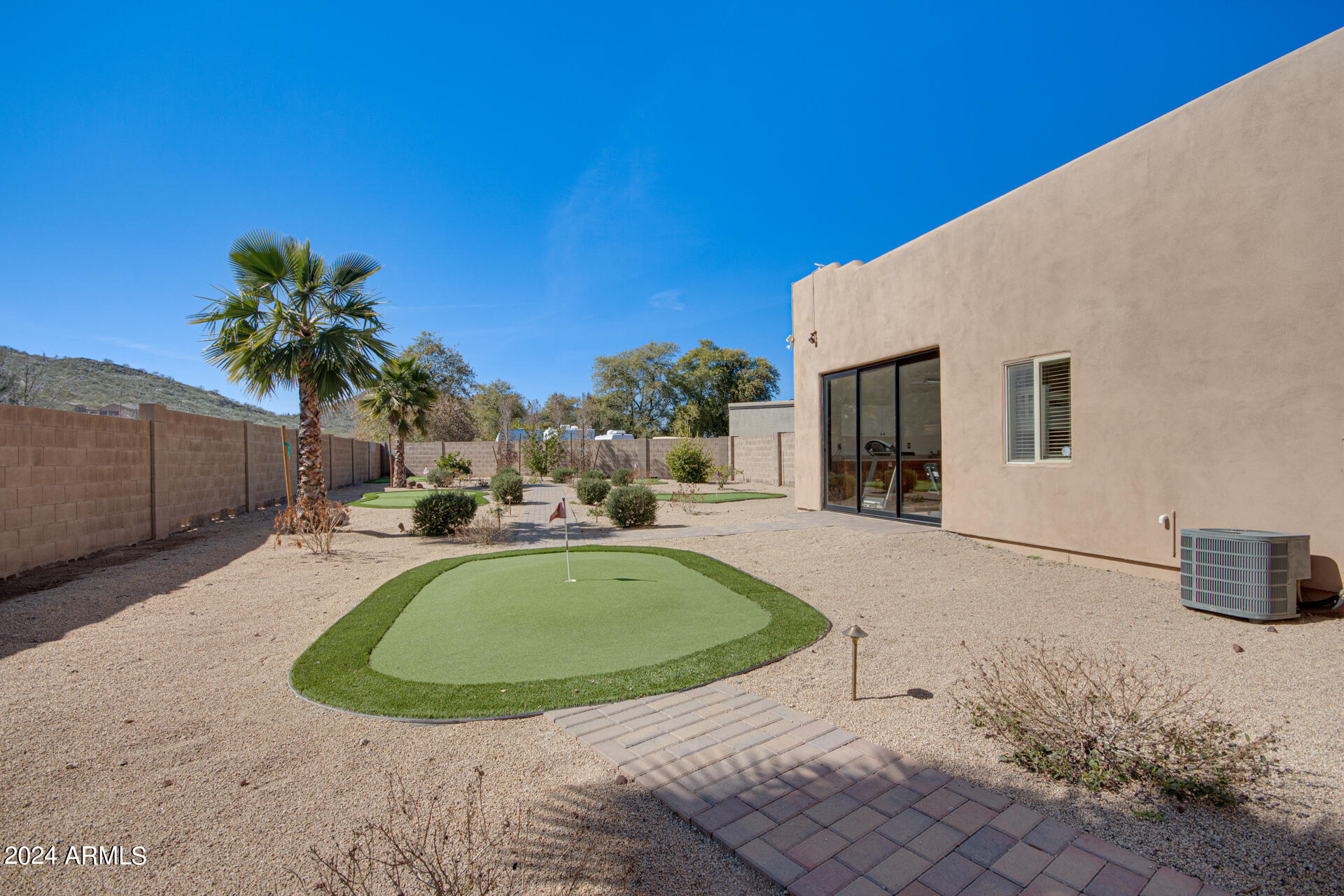 2731 W DESERT RANCH Road