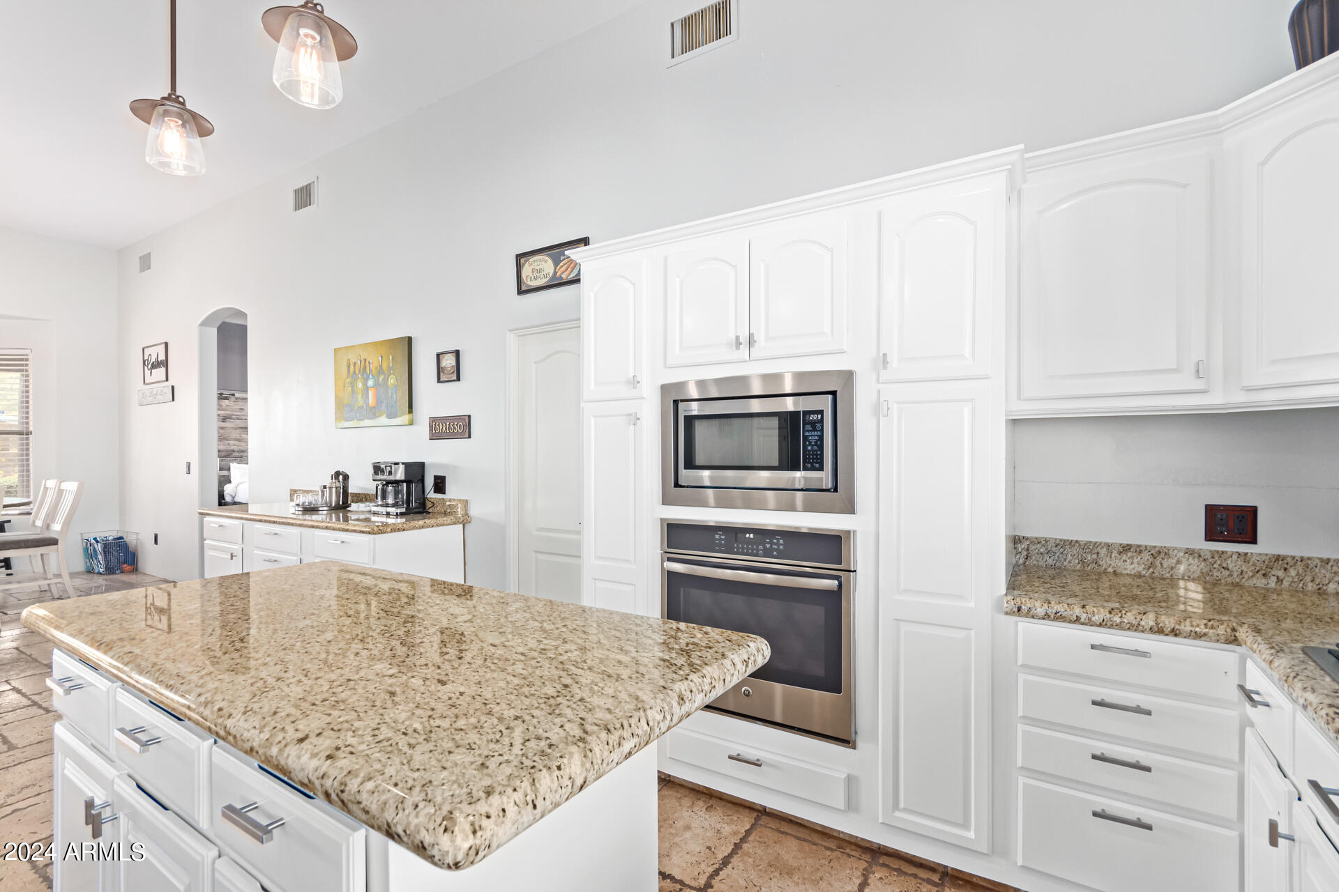 2731 W DESERT RANCH Road