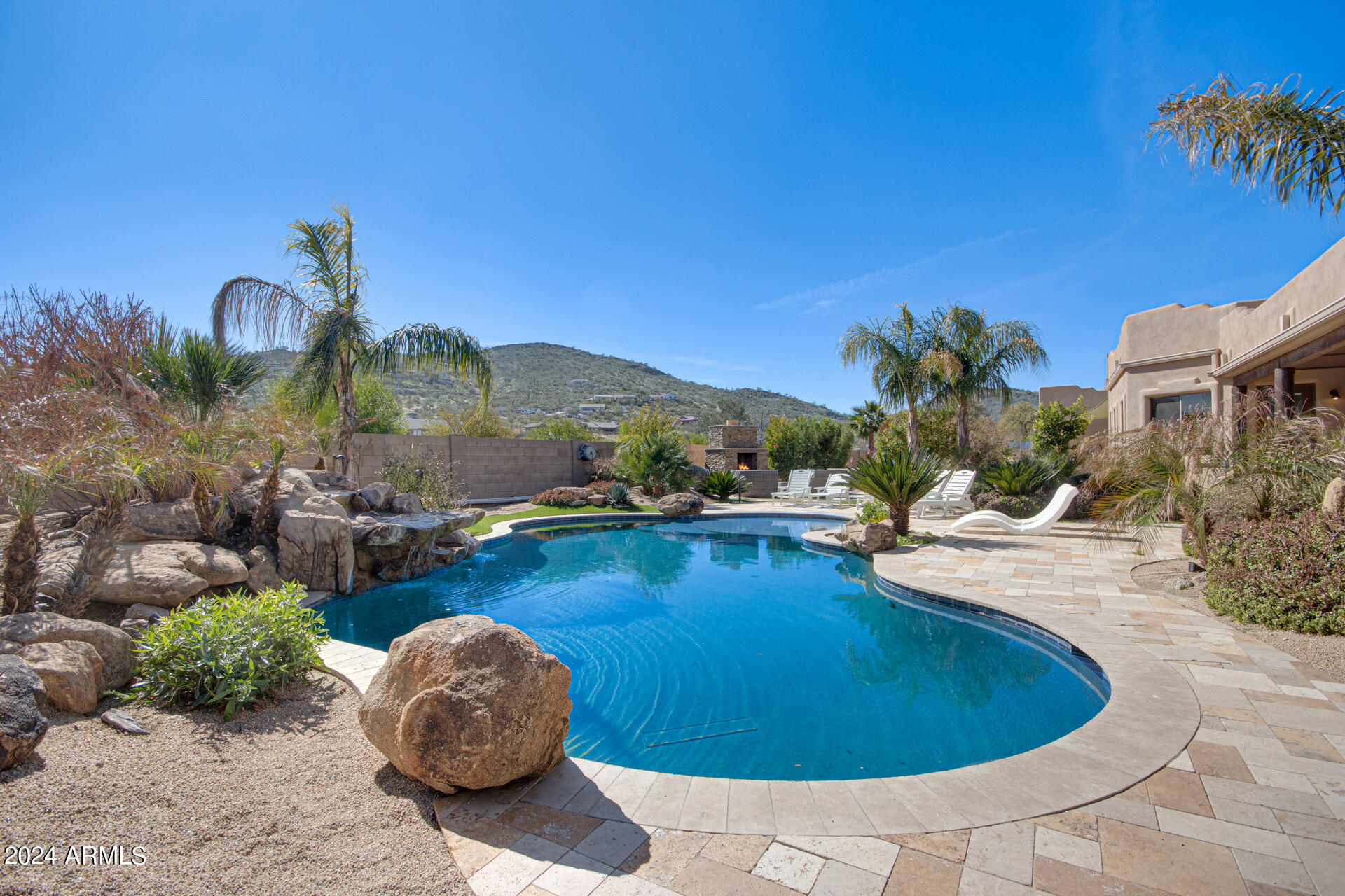 2731 W DESERT RANCH Road