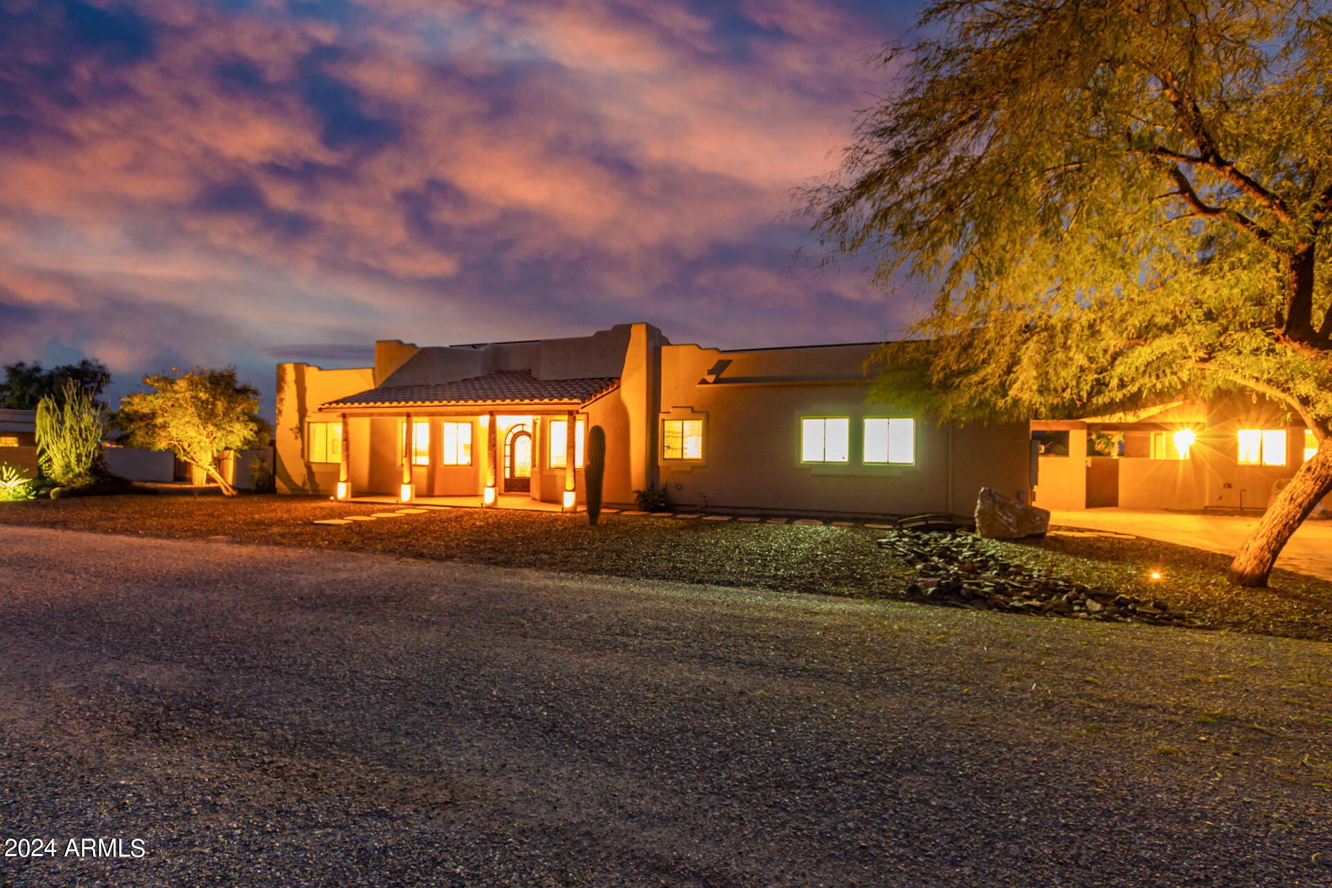 2731 W DESERT RANCH Road