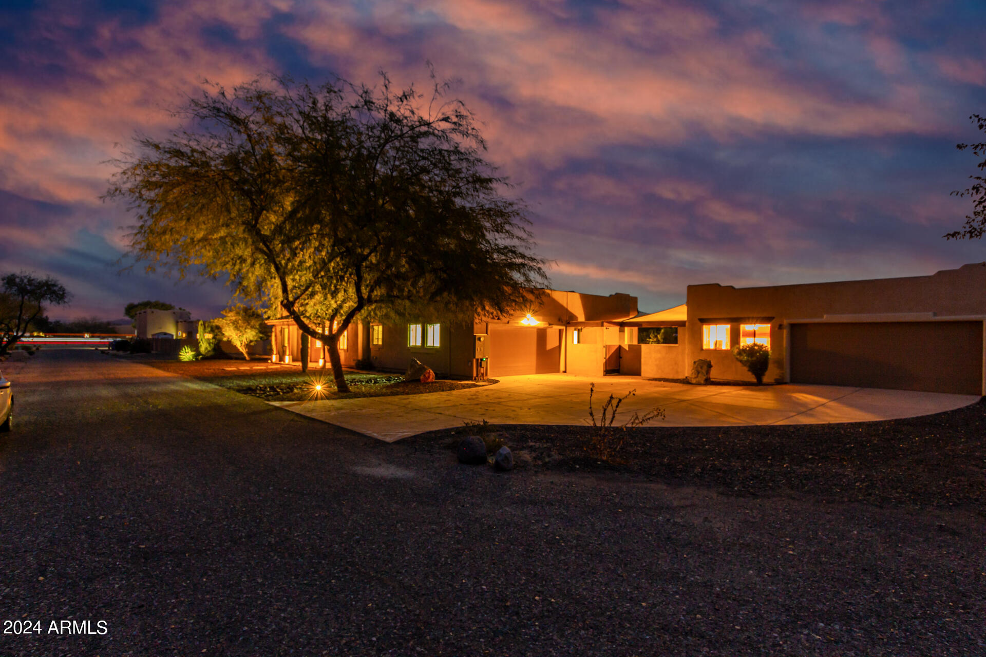 2731 W DESERT RANCH Road