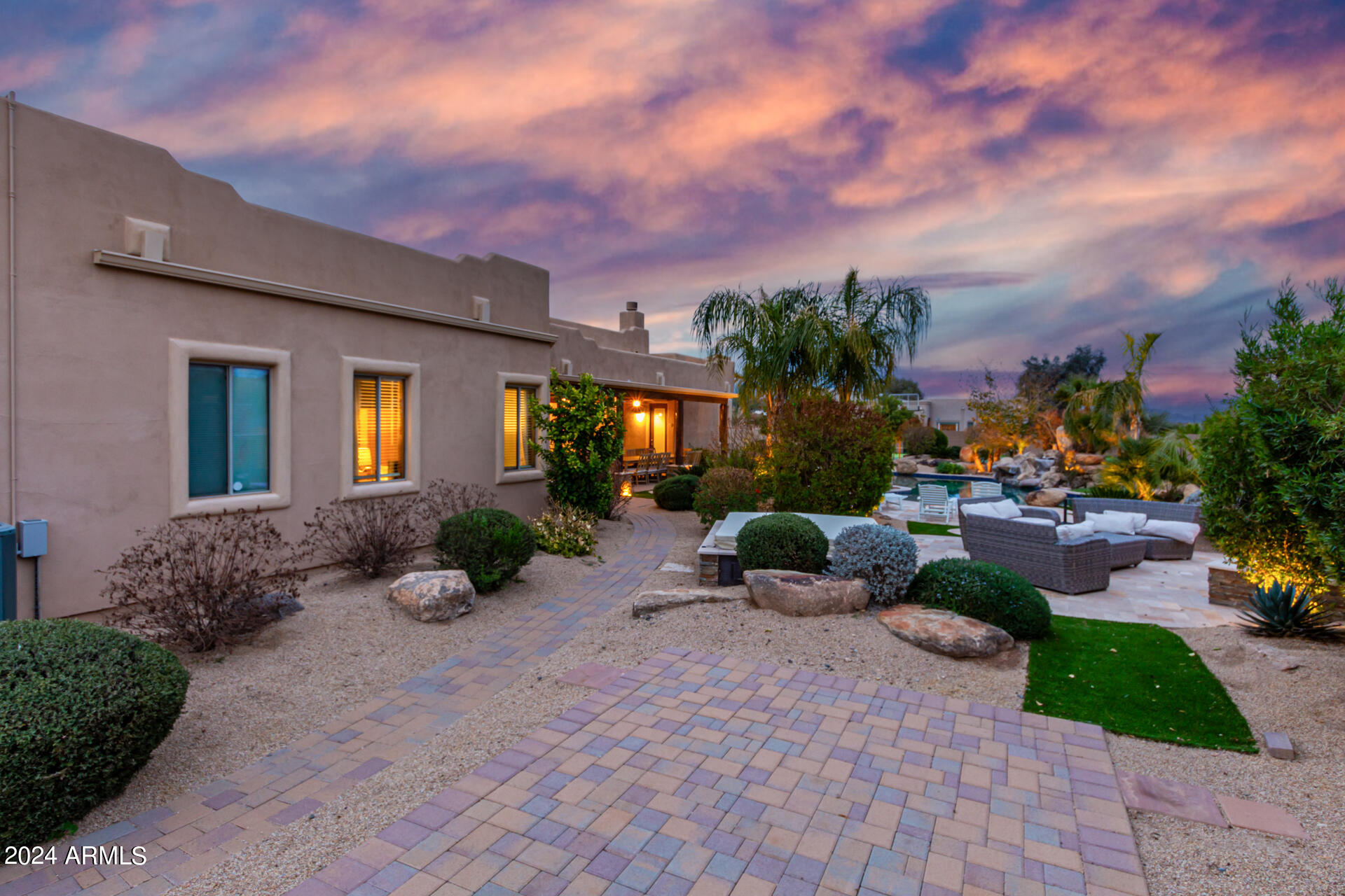 2731 W DESERT RANCH Road