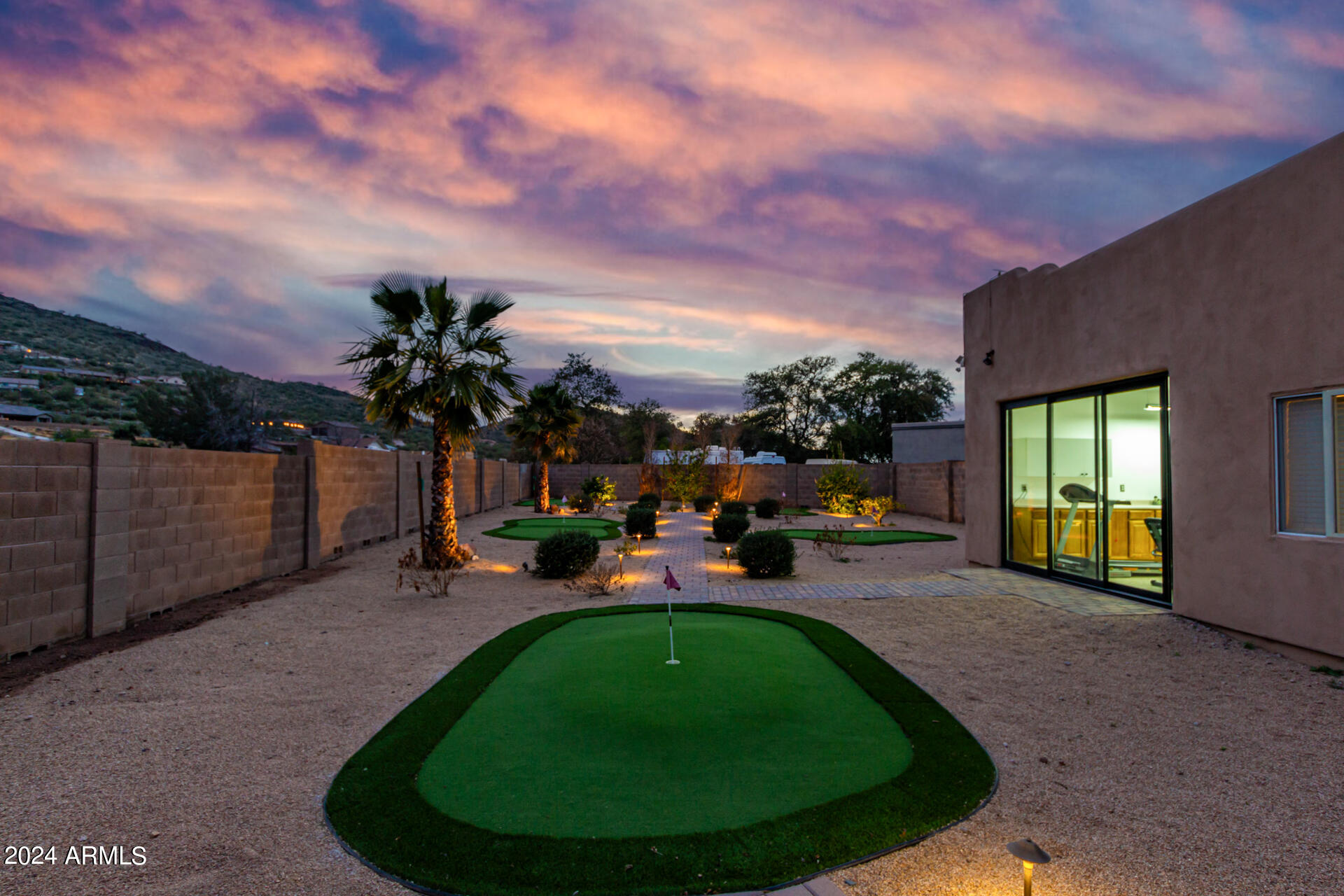 2731 W DESERT RANCH Road