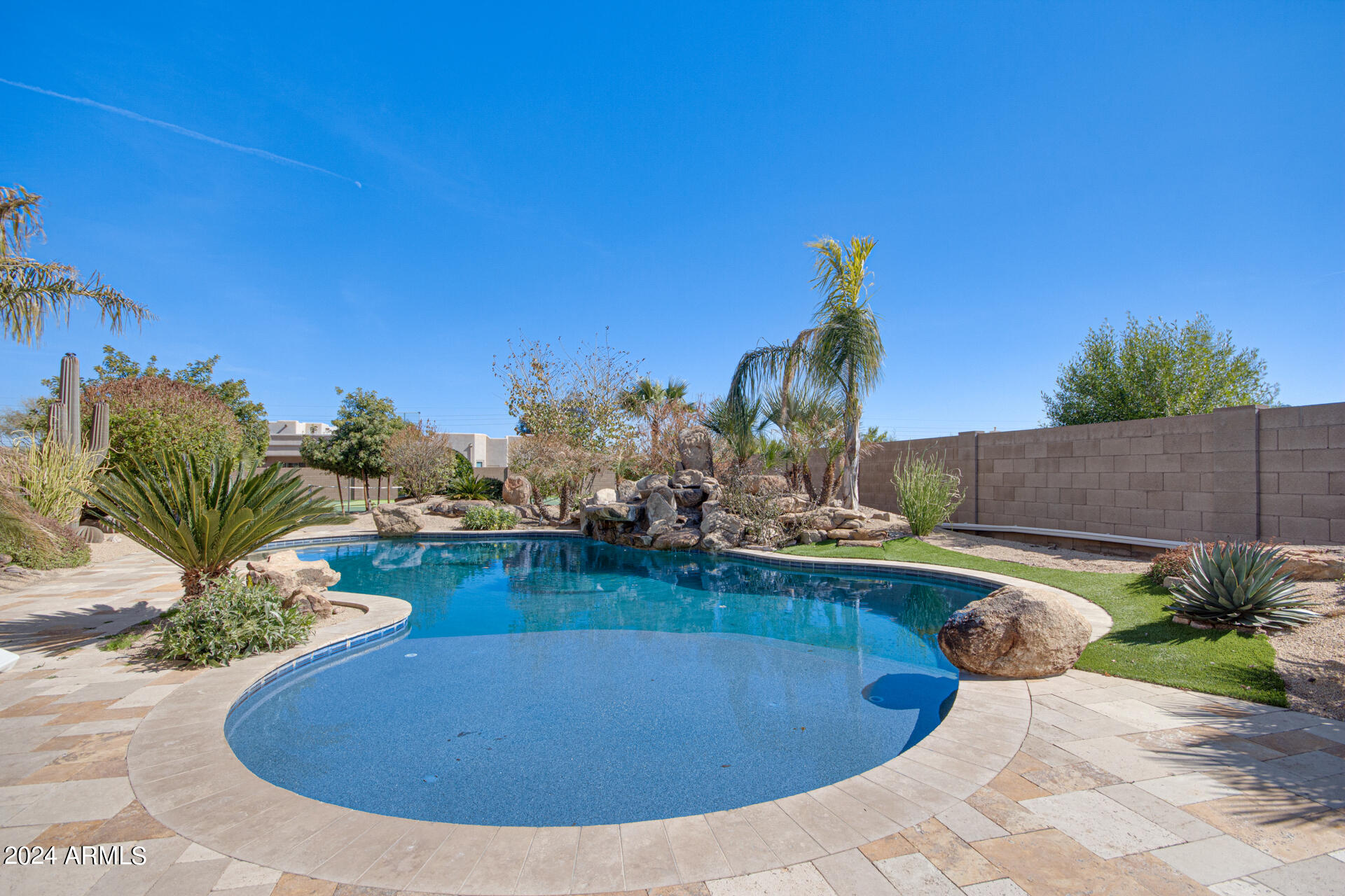 2731 W DESERT RANCH Road