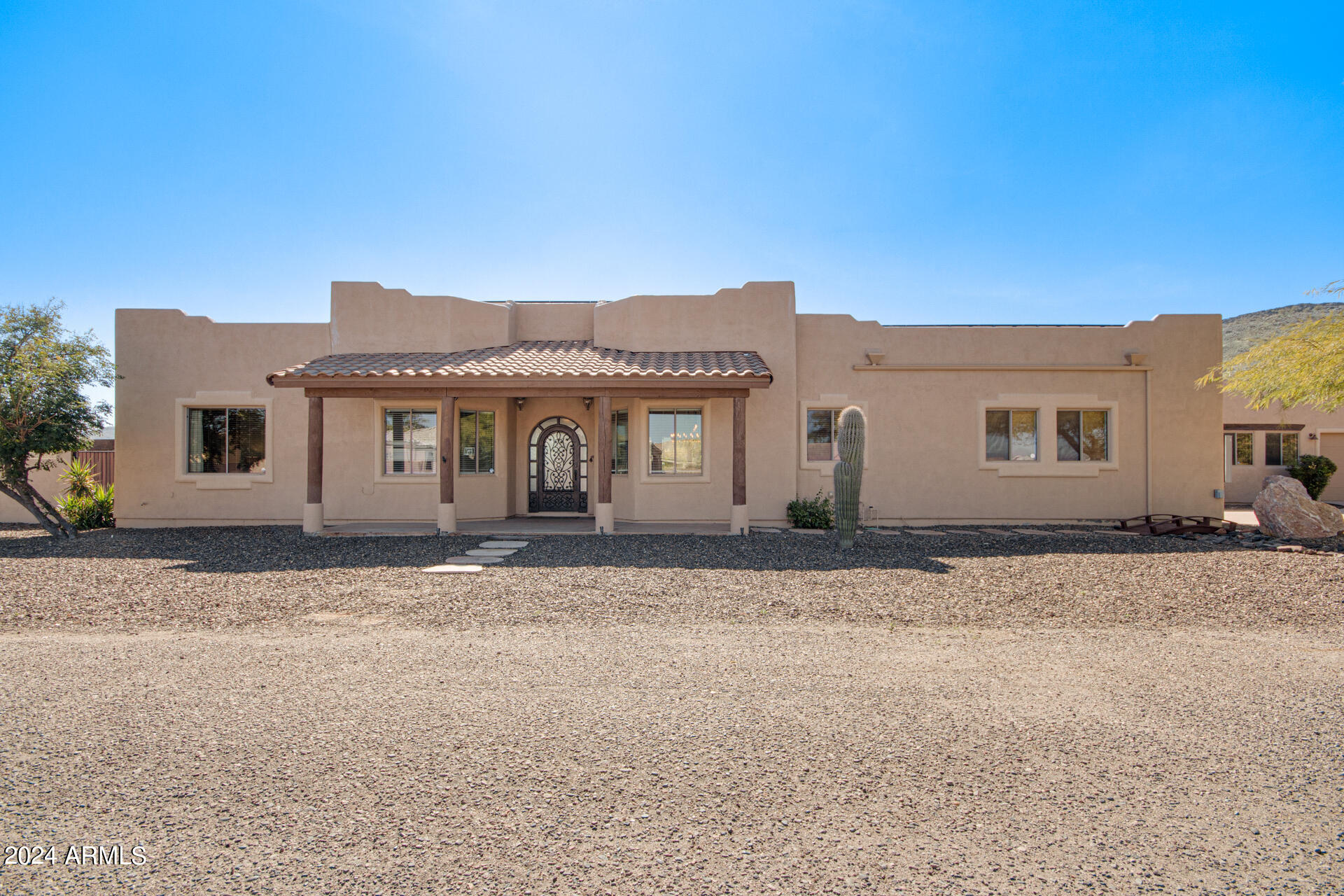 2731 W DESERT RANCH Road