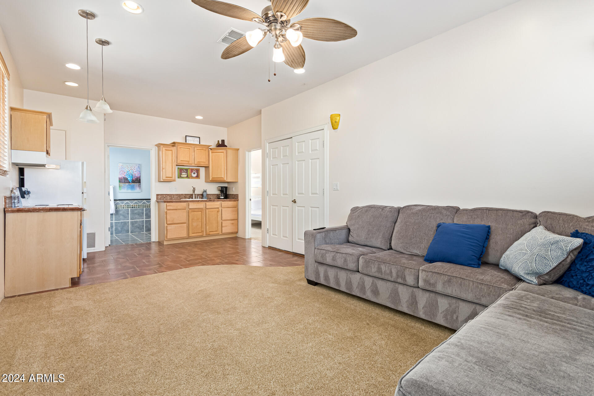 2731 W DESERT RANCH Road