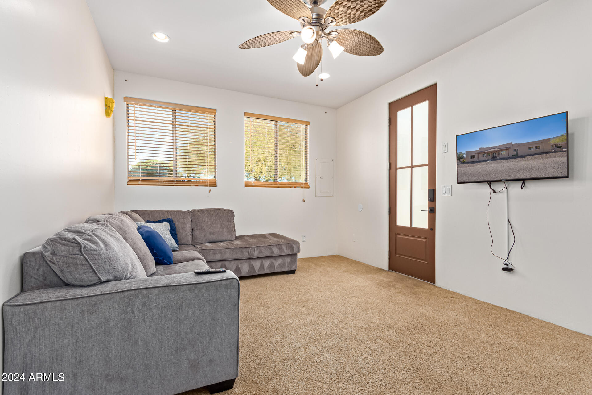 2731 W DESERT RANCH Road