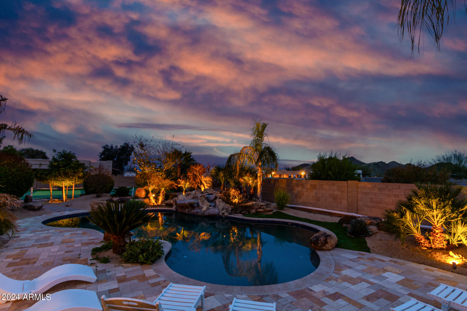 2731 W DESERT RANCH Road