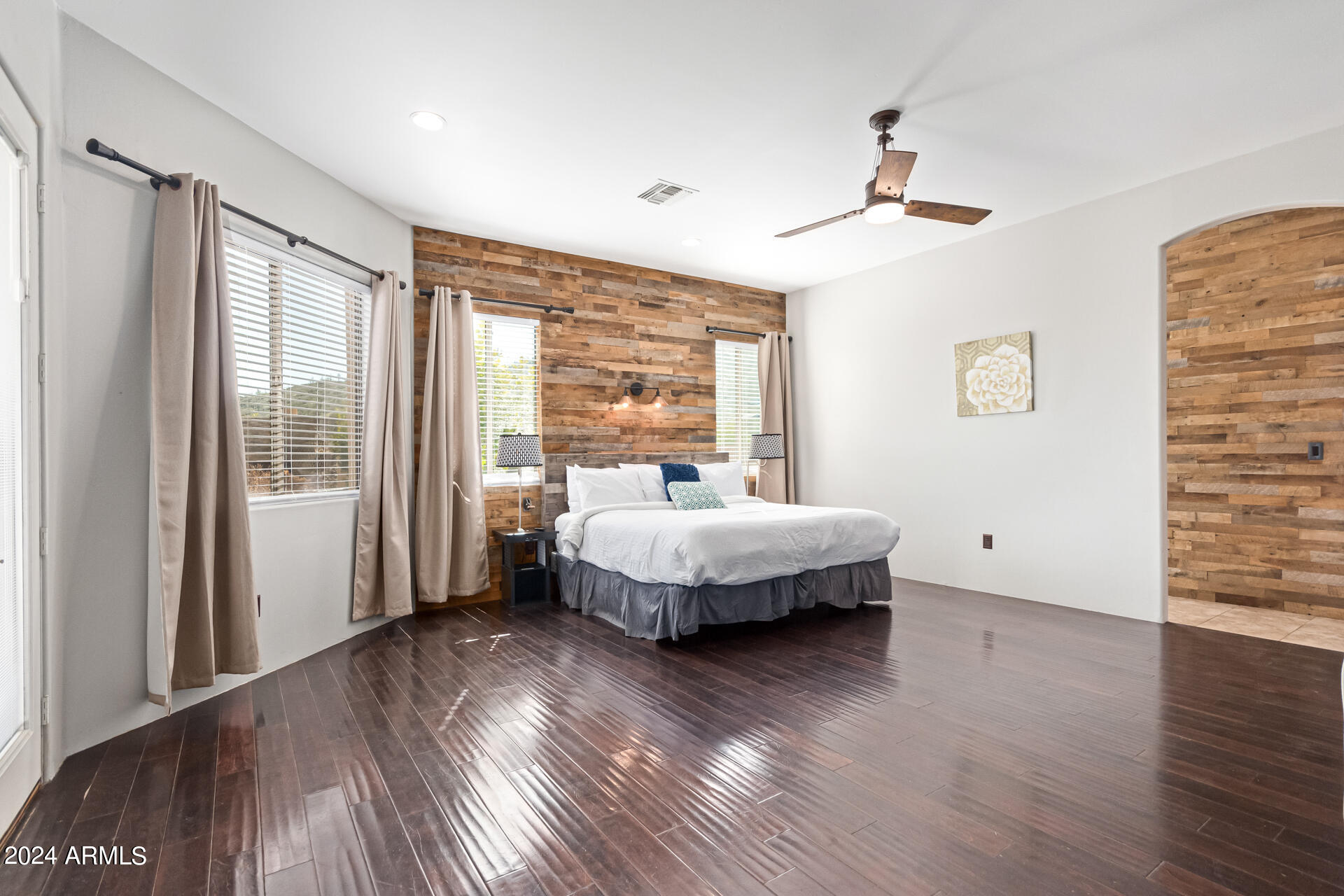 2731 W DESERT RANCH Road