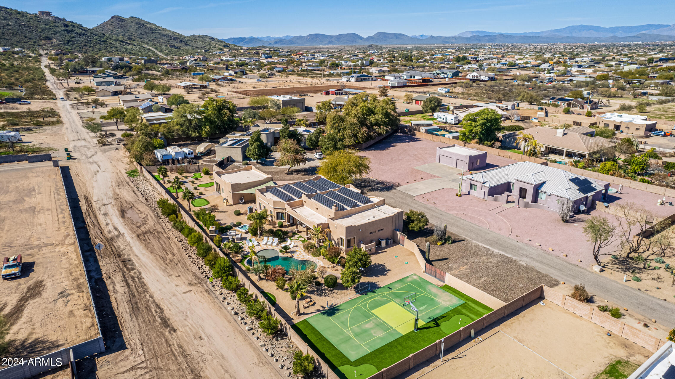 2731 W DESERT RANCH Road