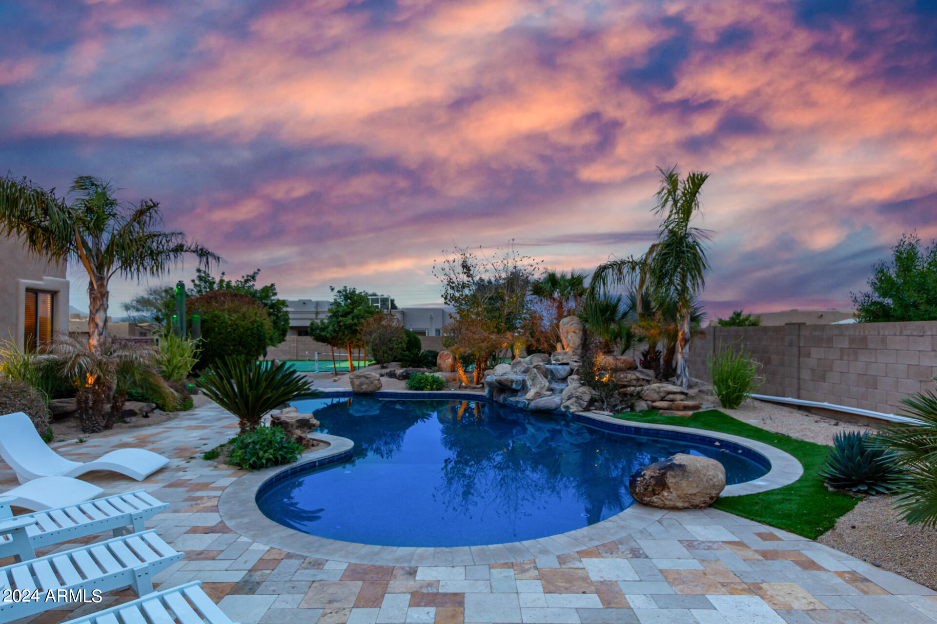 2731 W DESERT RANCH Road