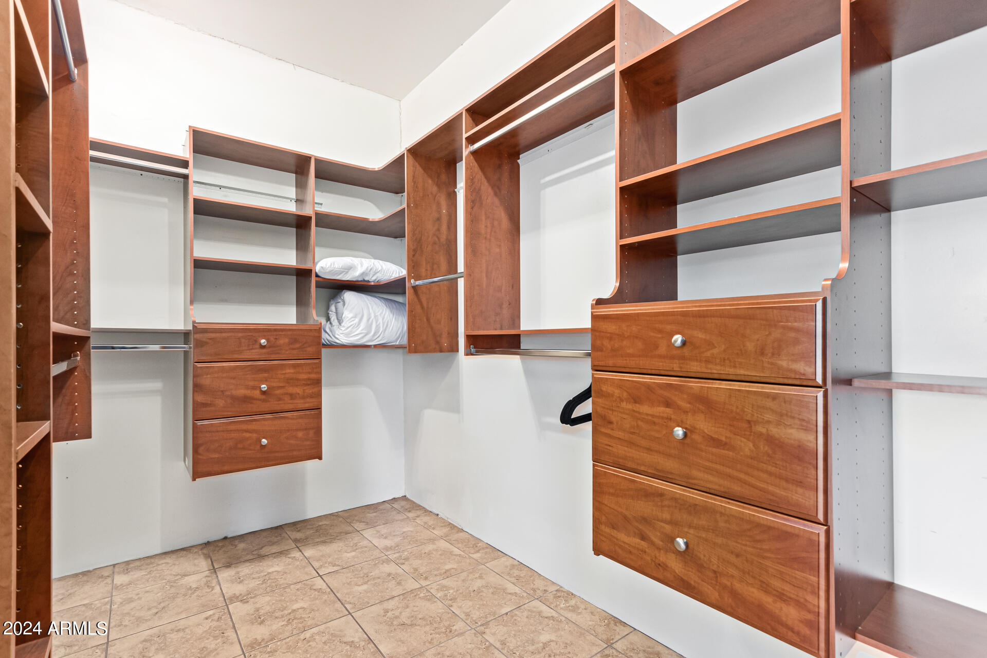 2731 W DESERT RANCH Road