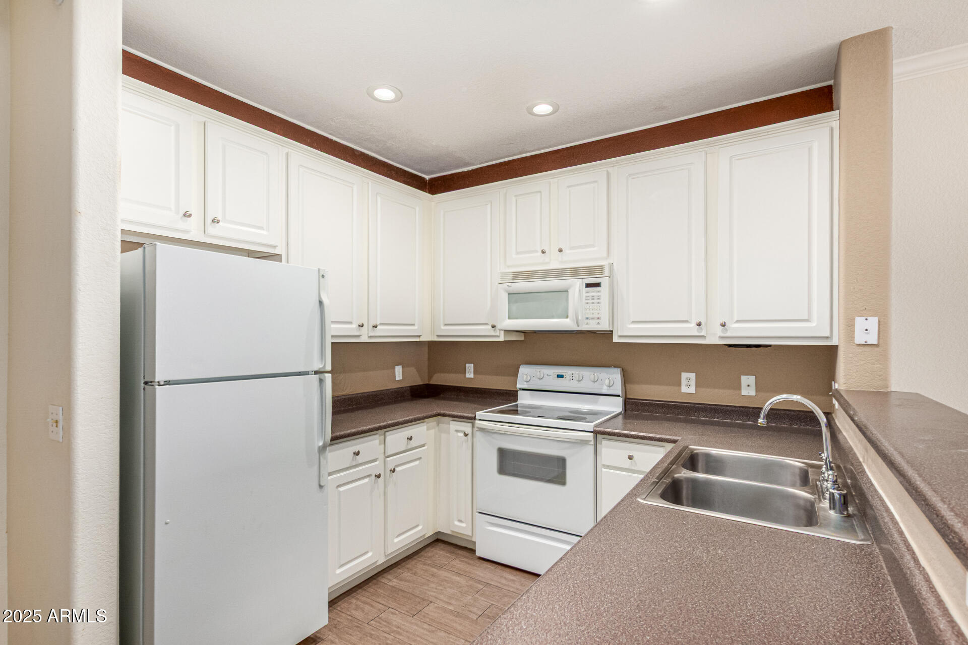 4455 E PARADISE VILLAGE Parkway S, 1057