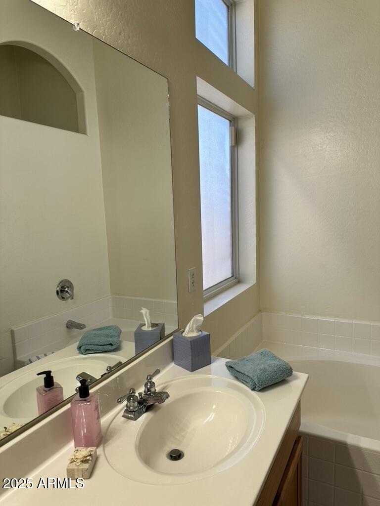 4322 E Cottonwood Lane