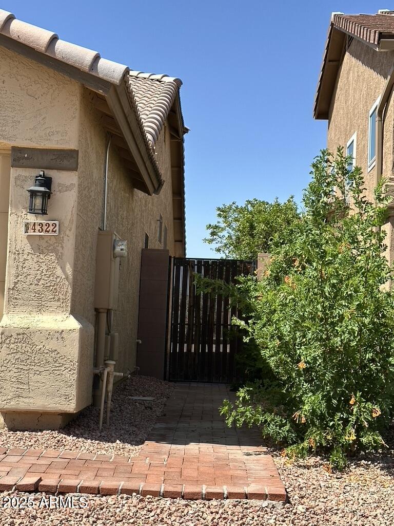 4322 E Cottonwood Lane