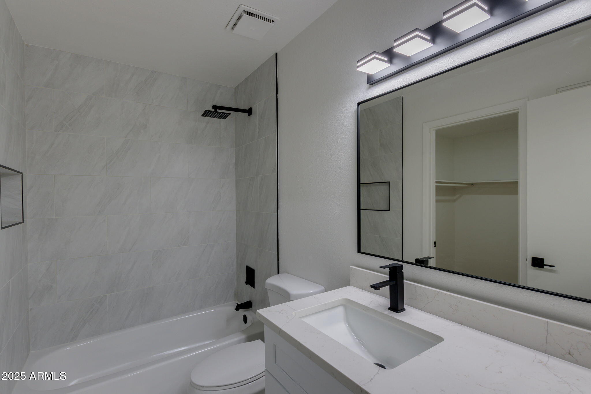 12635 N LA MONTANA Drive, 5