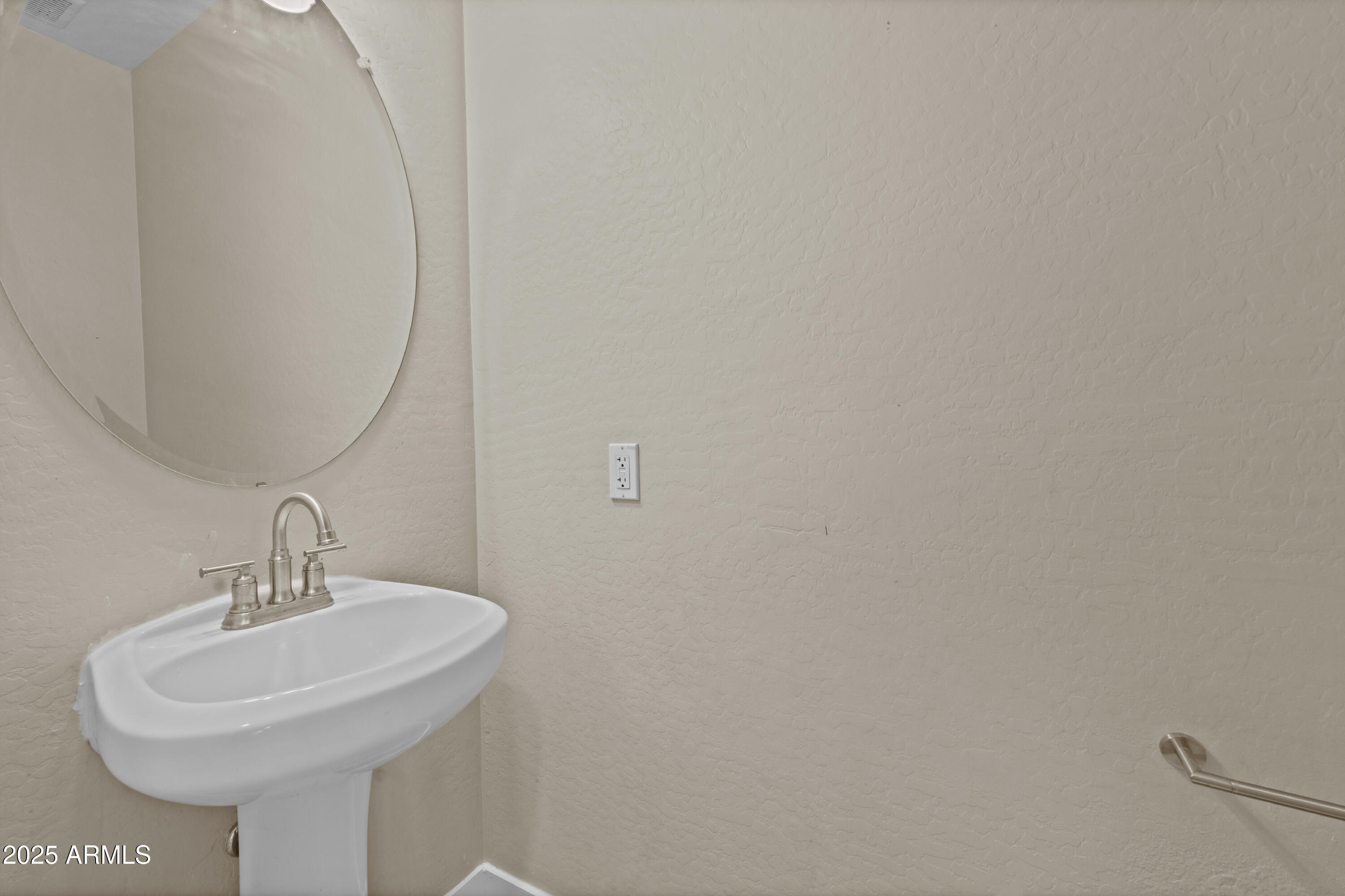 15818 N 25TH Street, 110