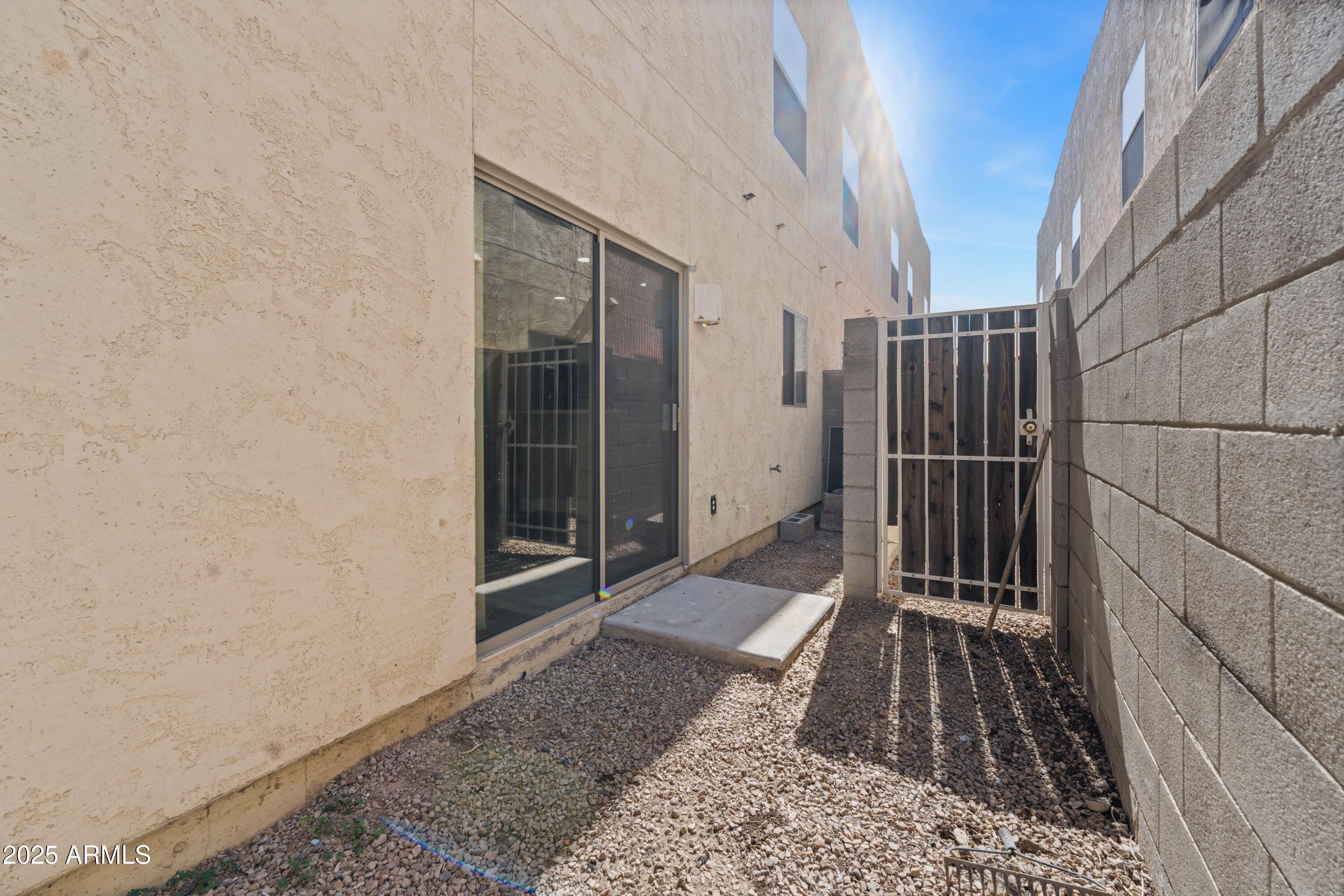 15818 N 25TH Street, 110