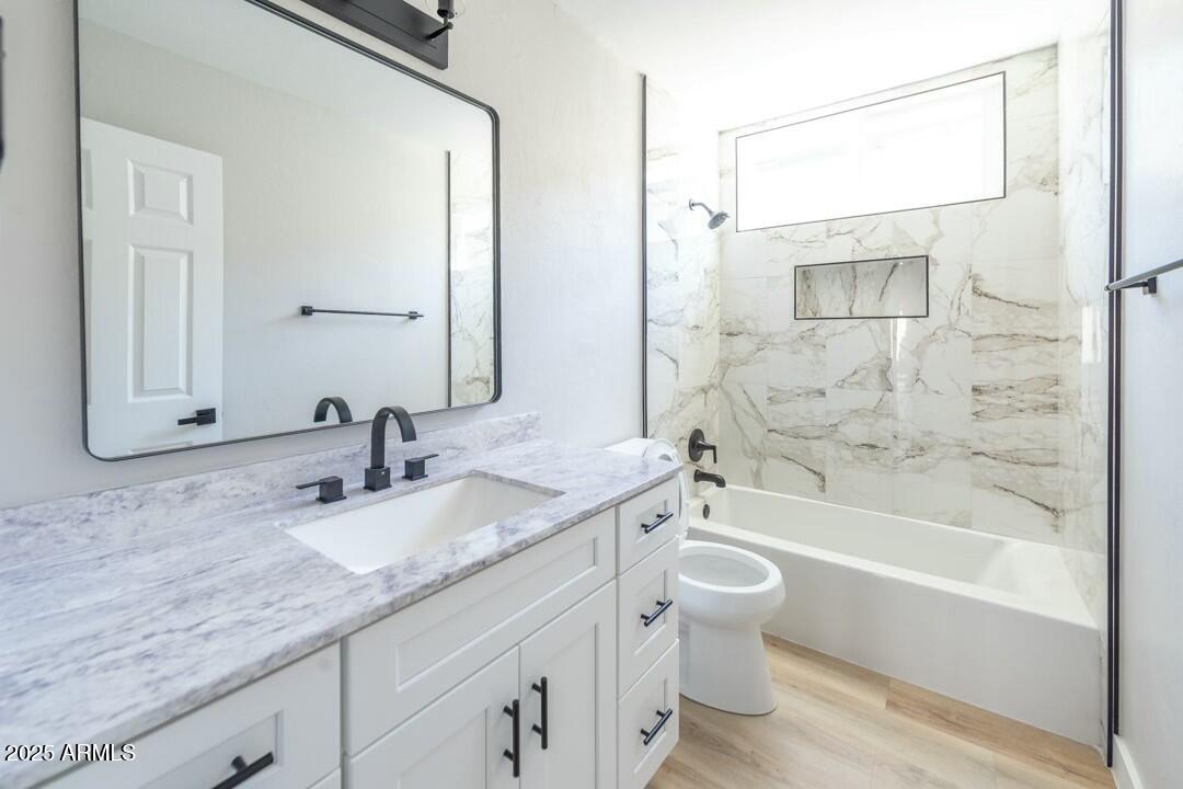 6767 N 7TH Street, 123