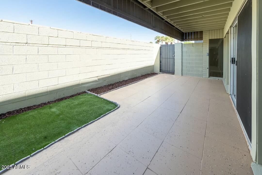 6767 N 7TH Street, 123