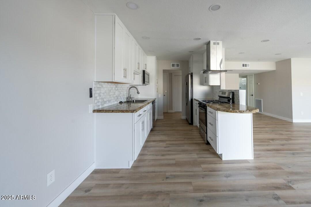 6767 N 7TH Street, 123