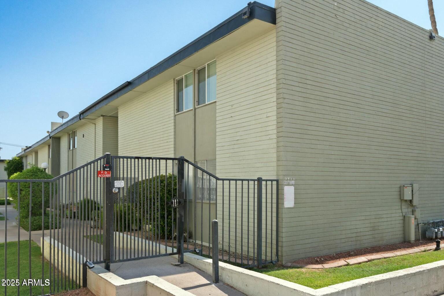 6767 N 7TH Street, 123