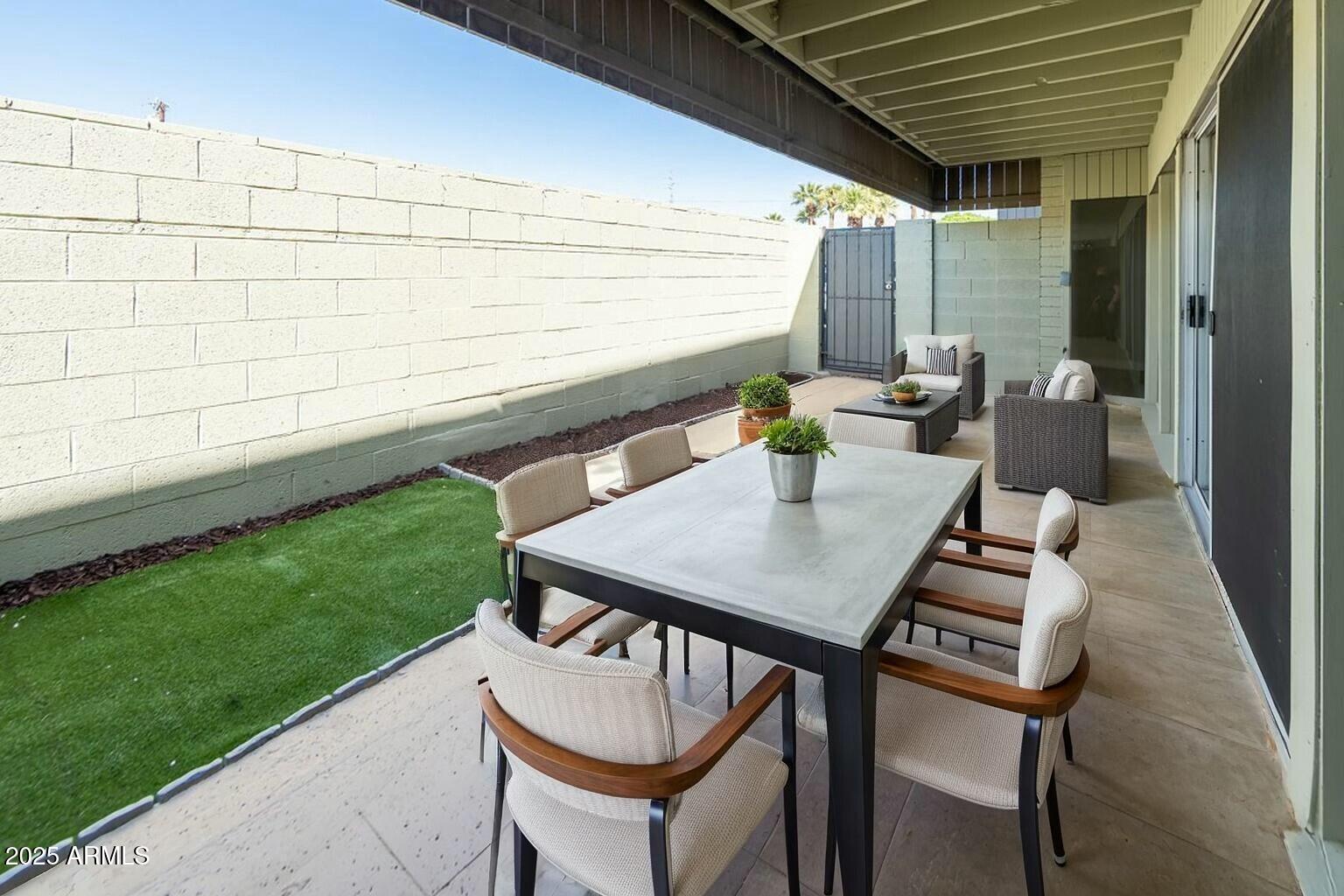 6767 N 7TH Street, 123