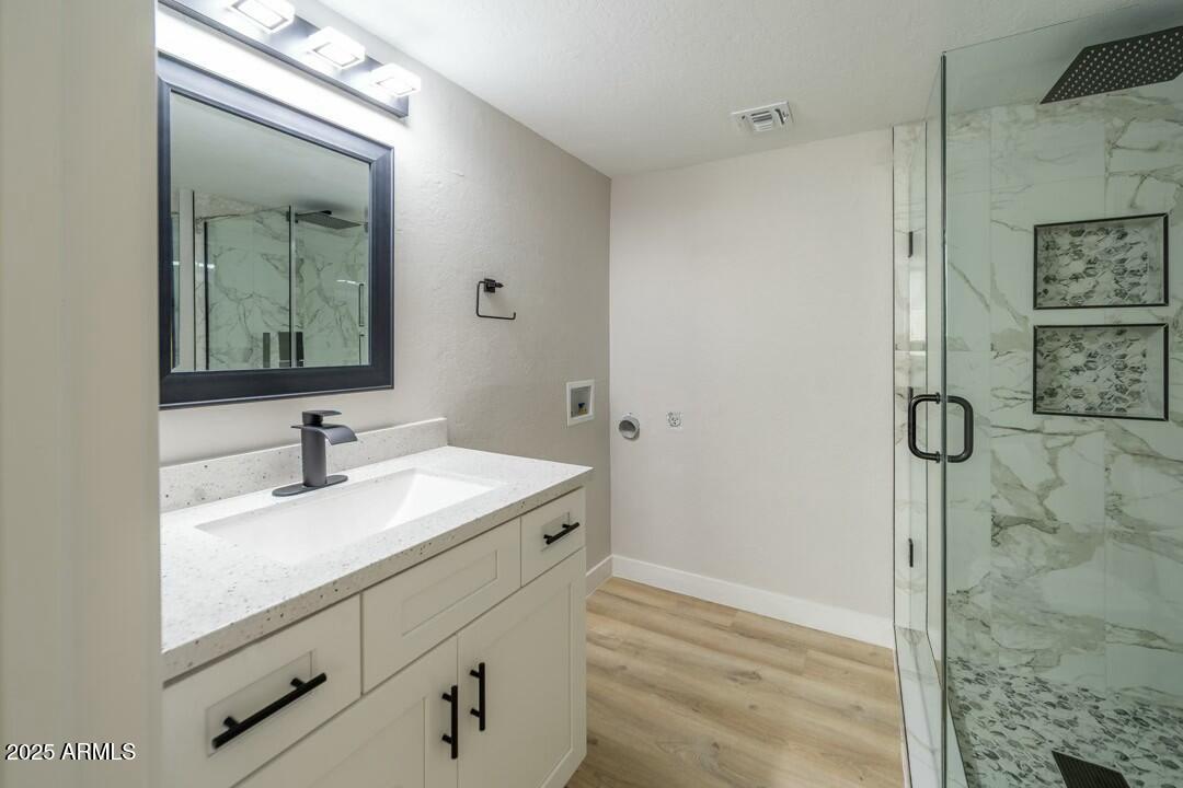 6767 N 7TH Street, 123