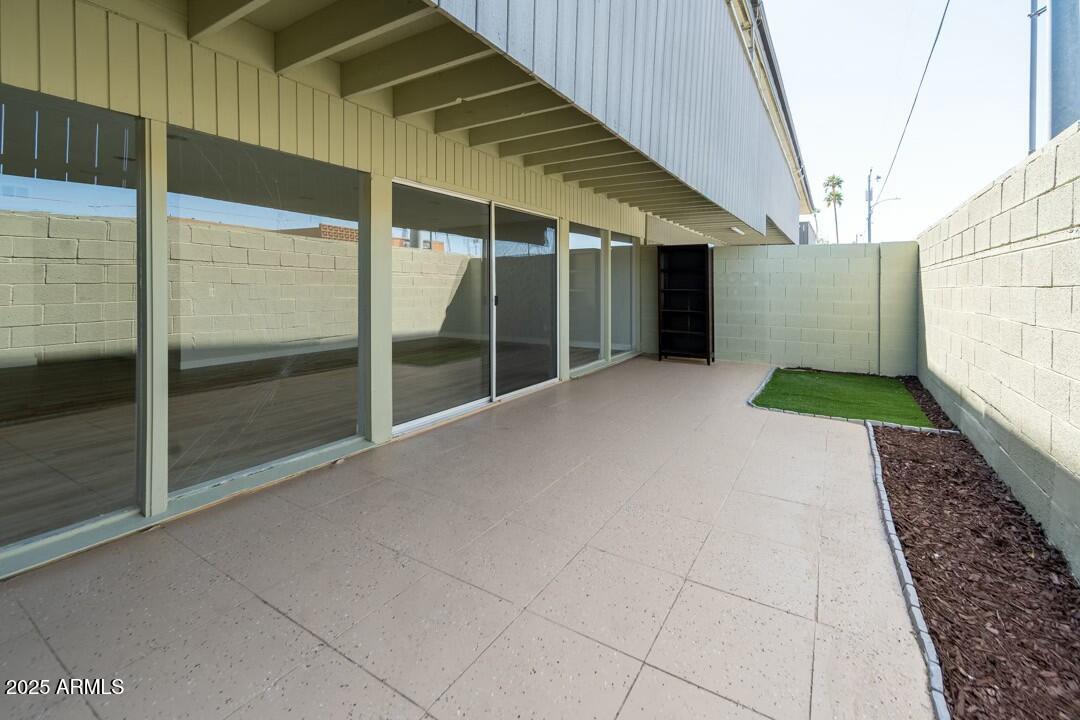 6767 N 7TH Street, 123