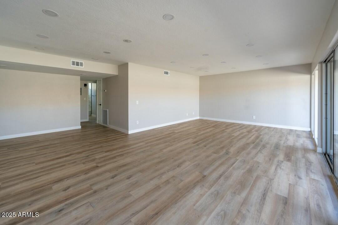 6767 N 7TH Street, 123