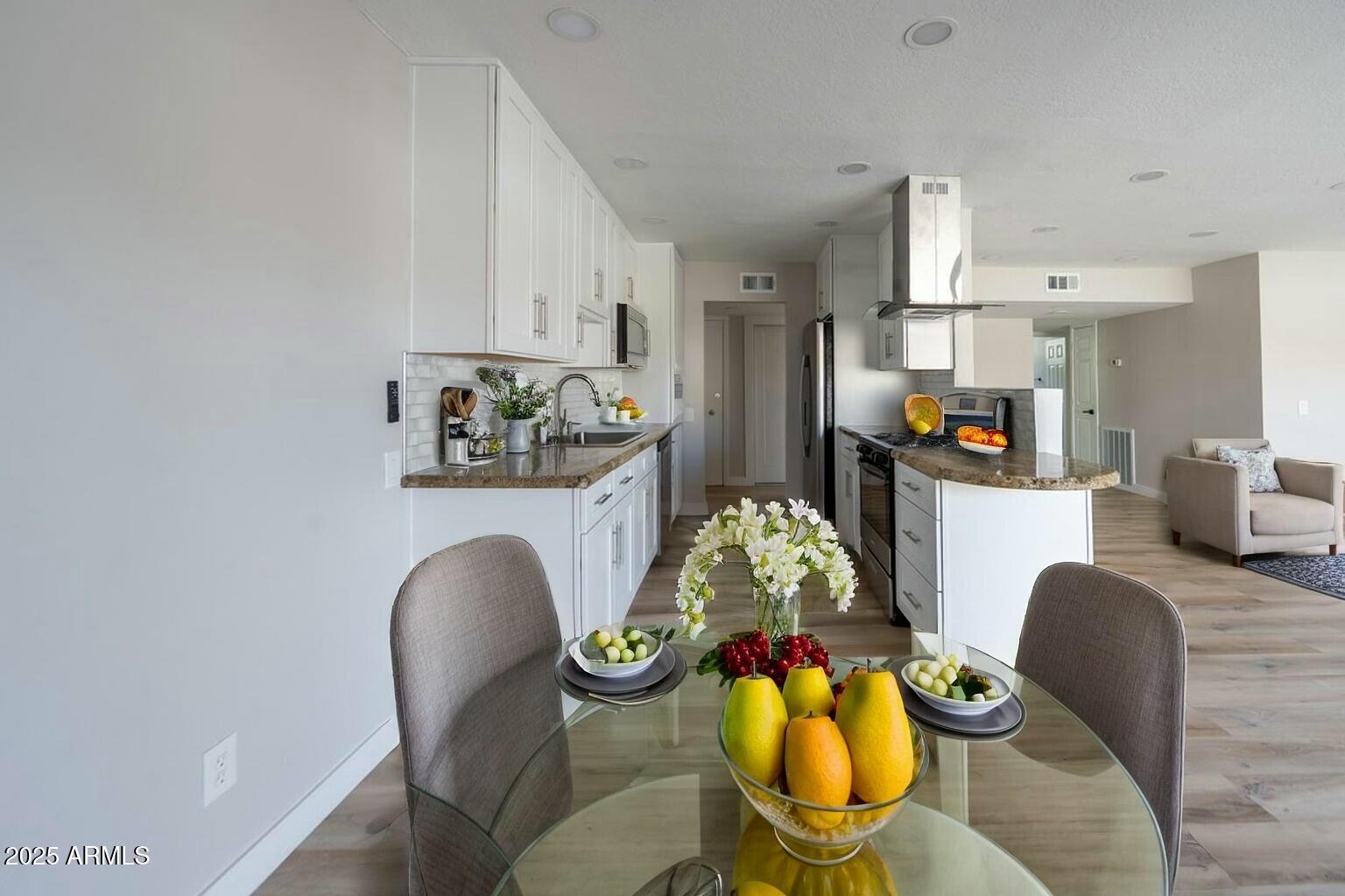 6767 N 7TH Street, 123