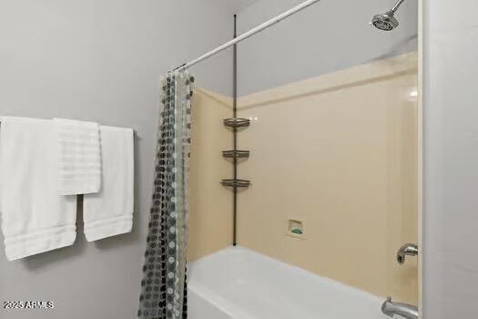 20121 N 76TH Street, 2058