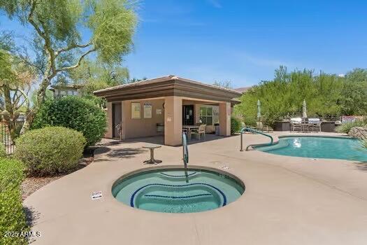 20121 N 76TH Street, 2058