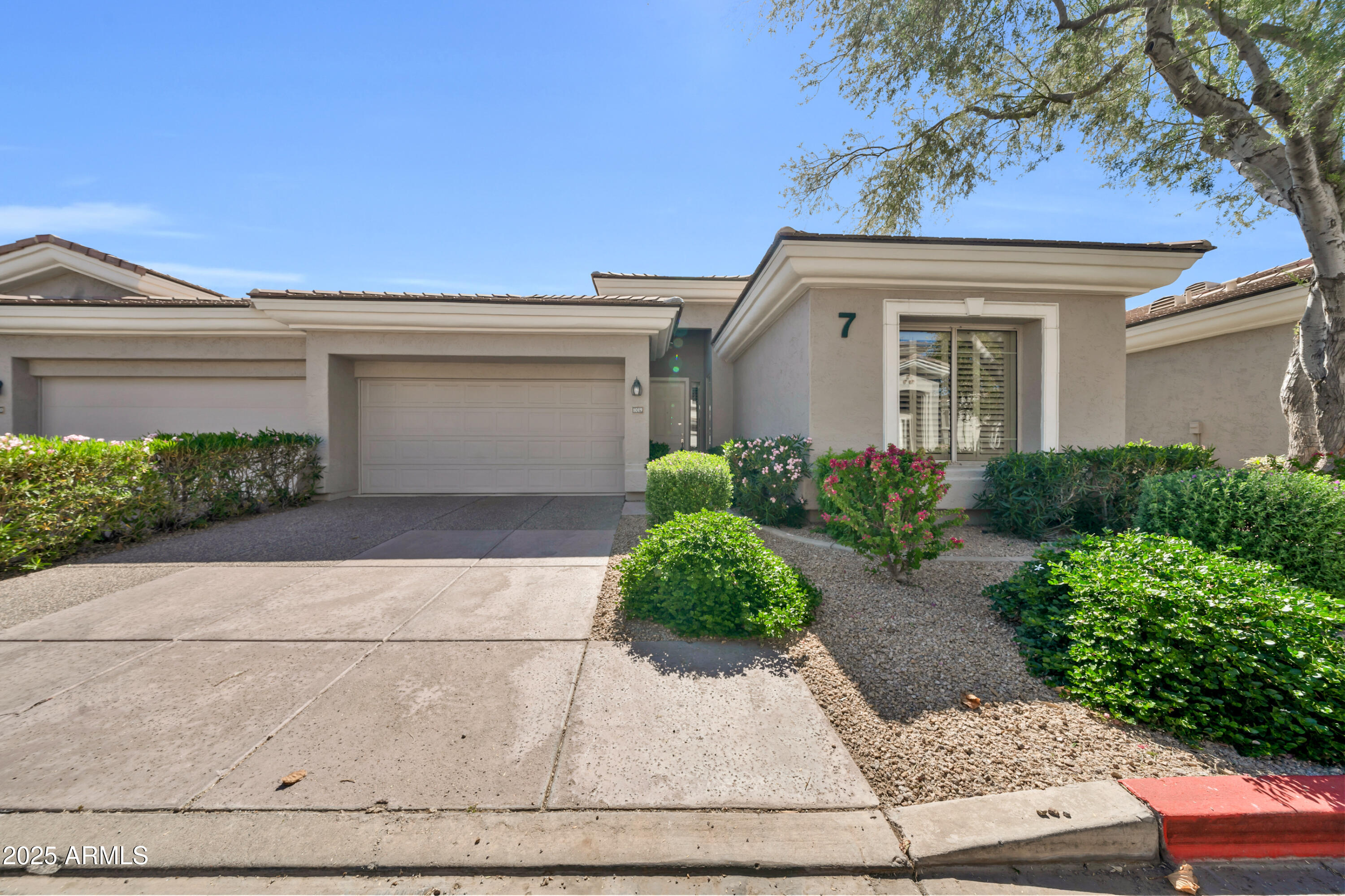 8180 E SHEA Boulevard, 1019