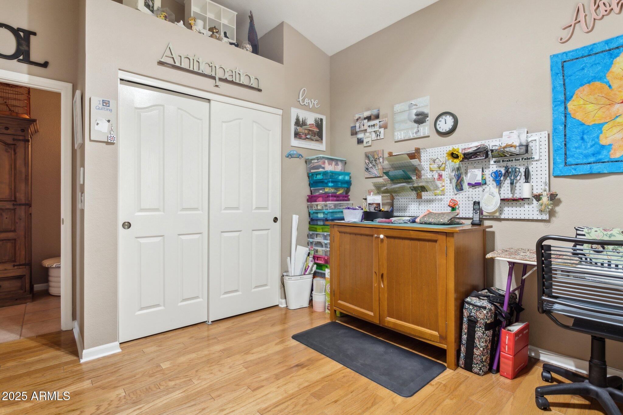 4401 E BARWICK Drive